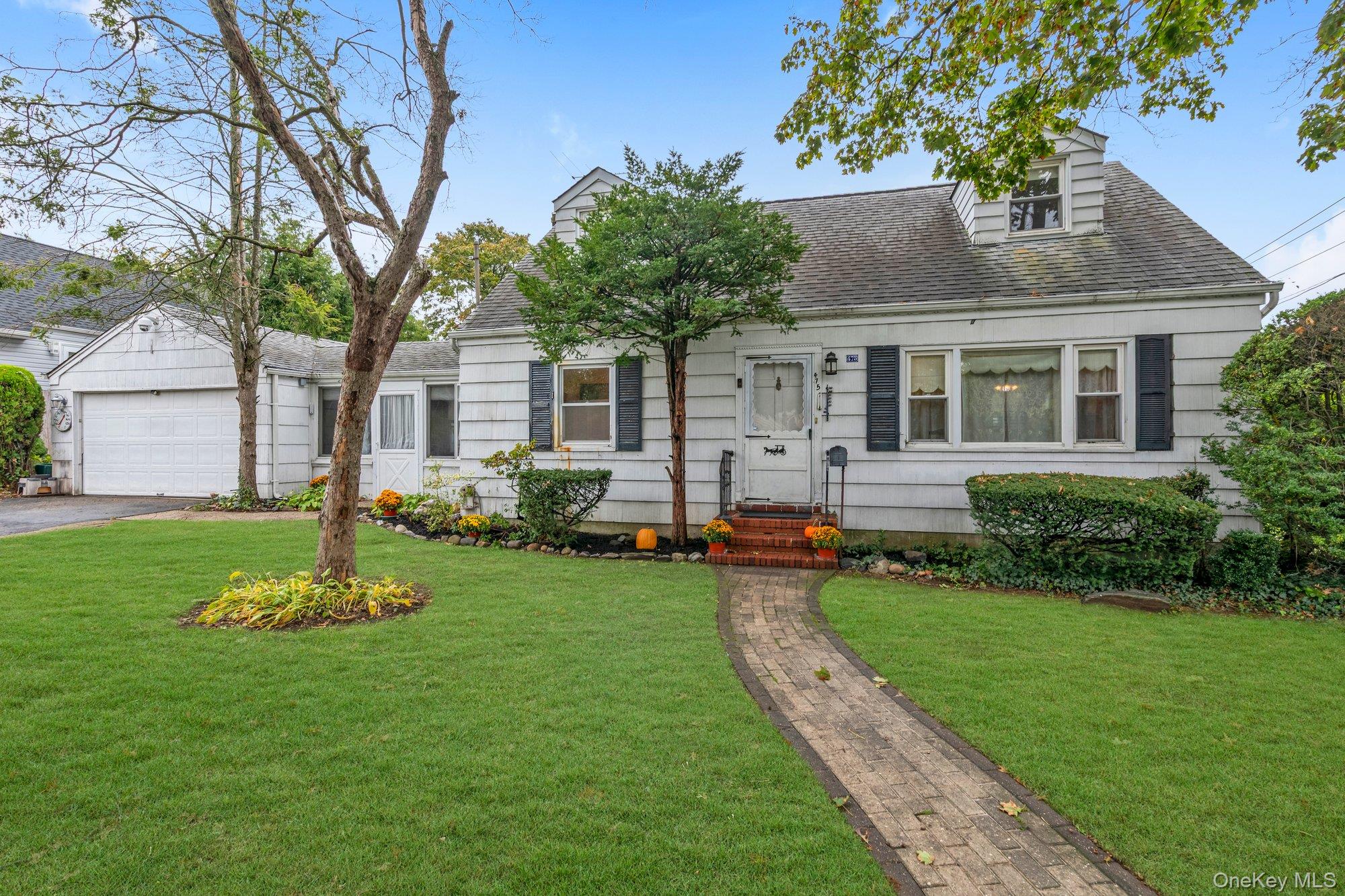 475 Maxwell Street – For Sale