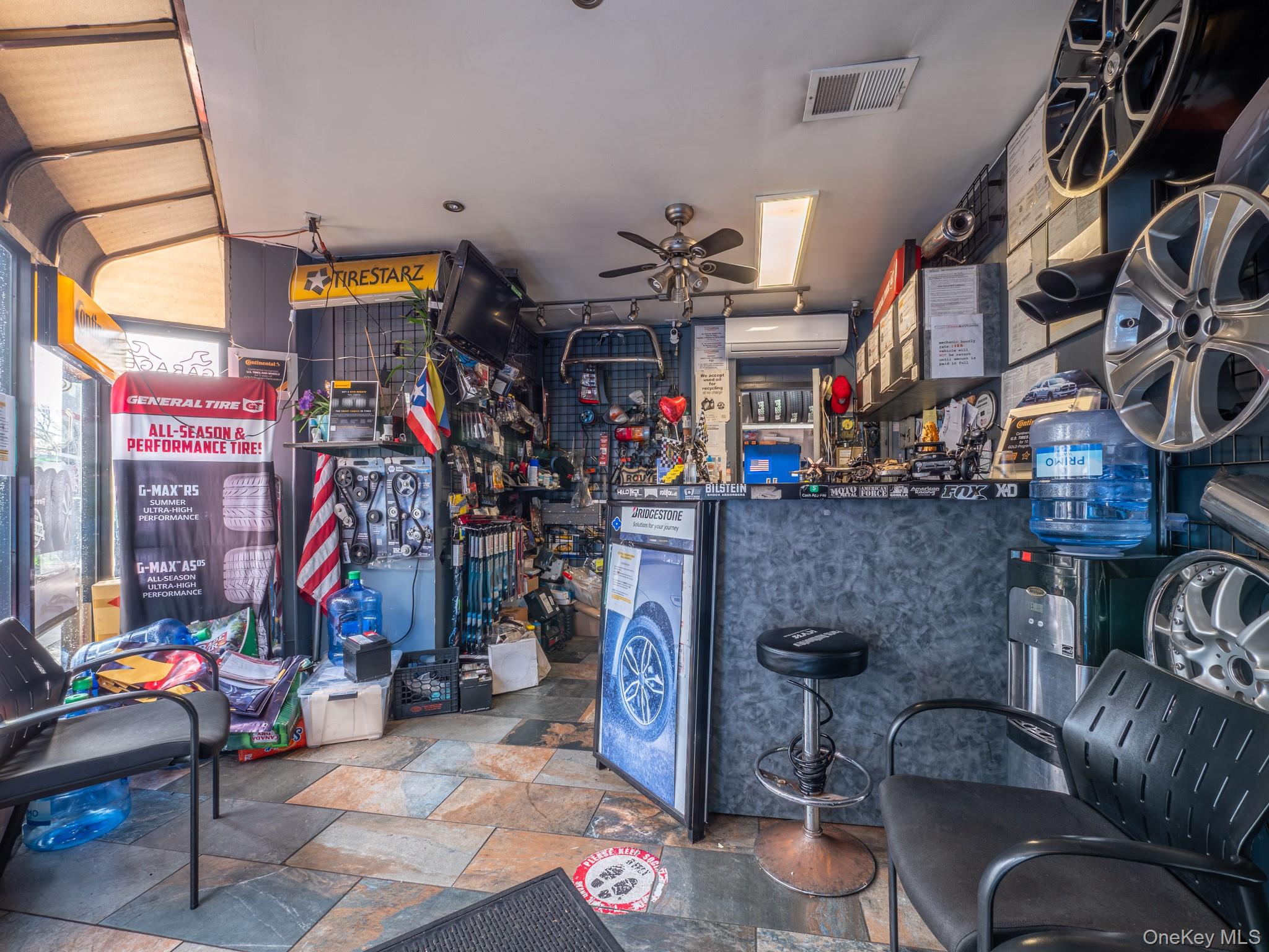 8924 Metropolitan Avenue – For Sale photo 4