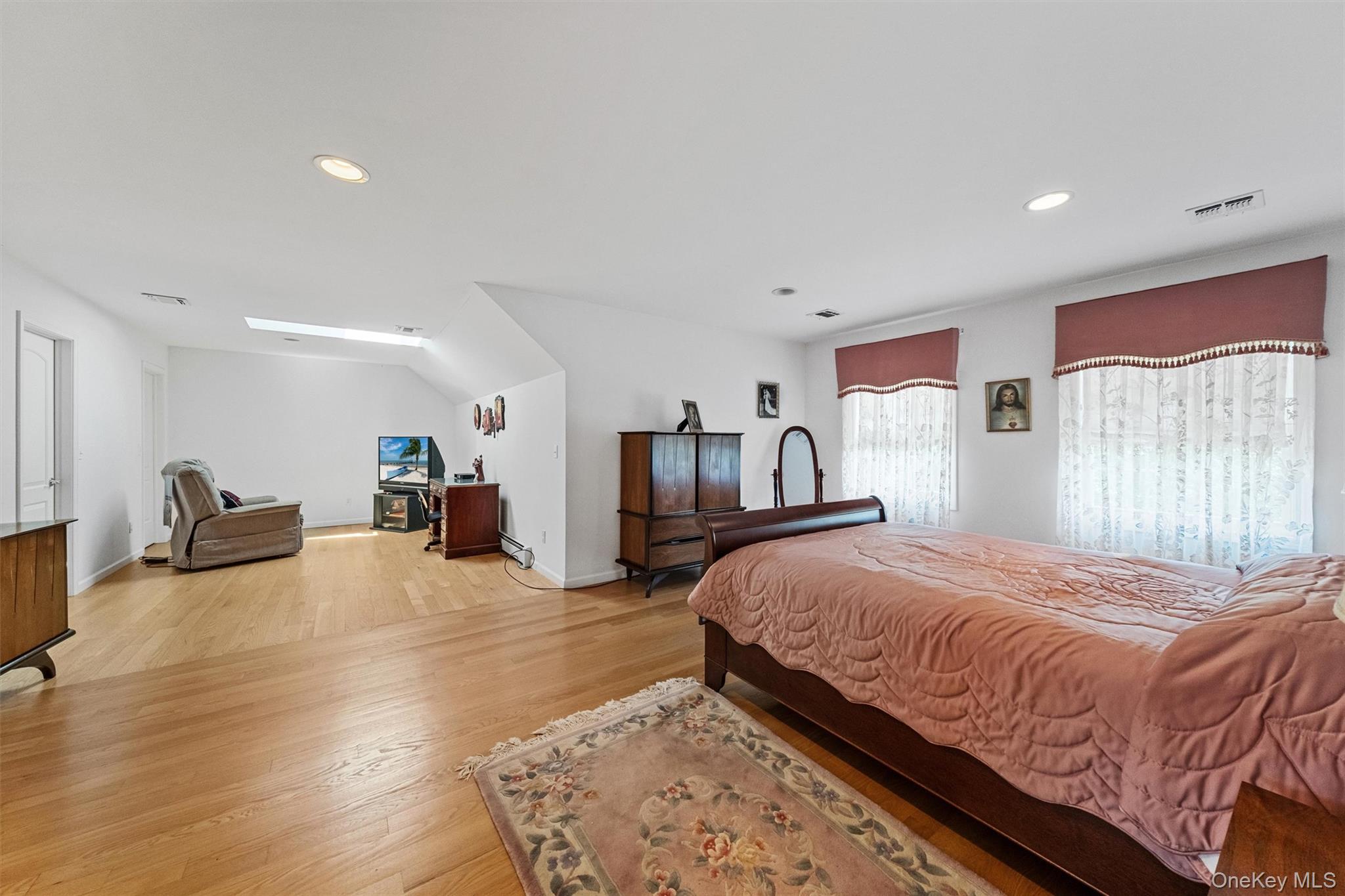 20 Goshen Road – For Rent photo 25