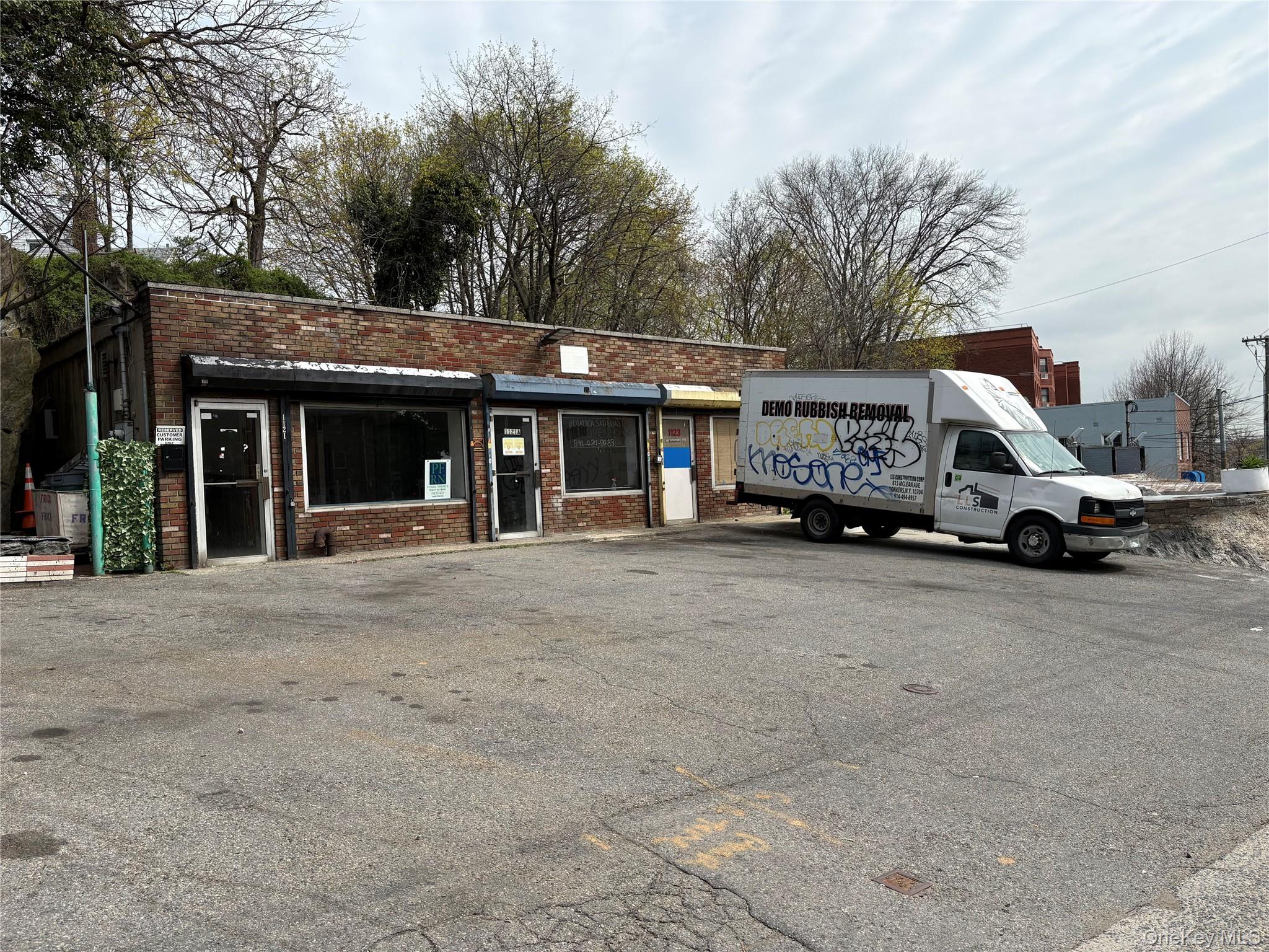 1121 Yonkers Ave Yonkers Avenue – For Sale photo 3