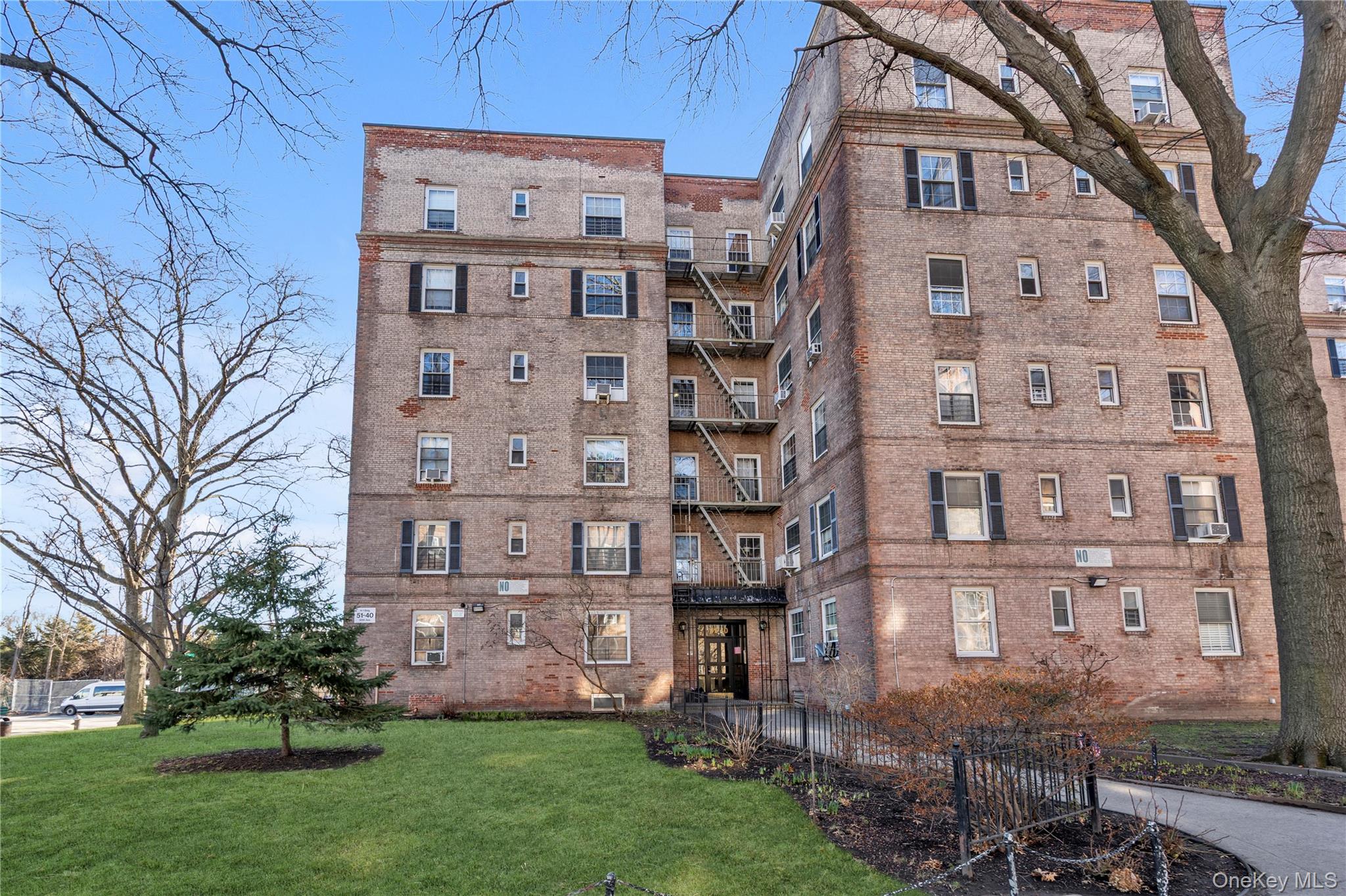 51-40 30th Avenue, Unit 5B photo 2