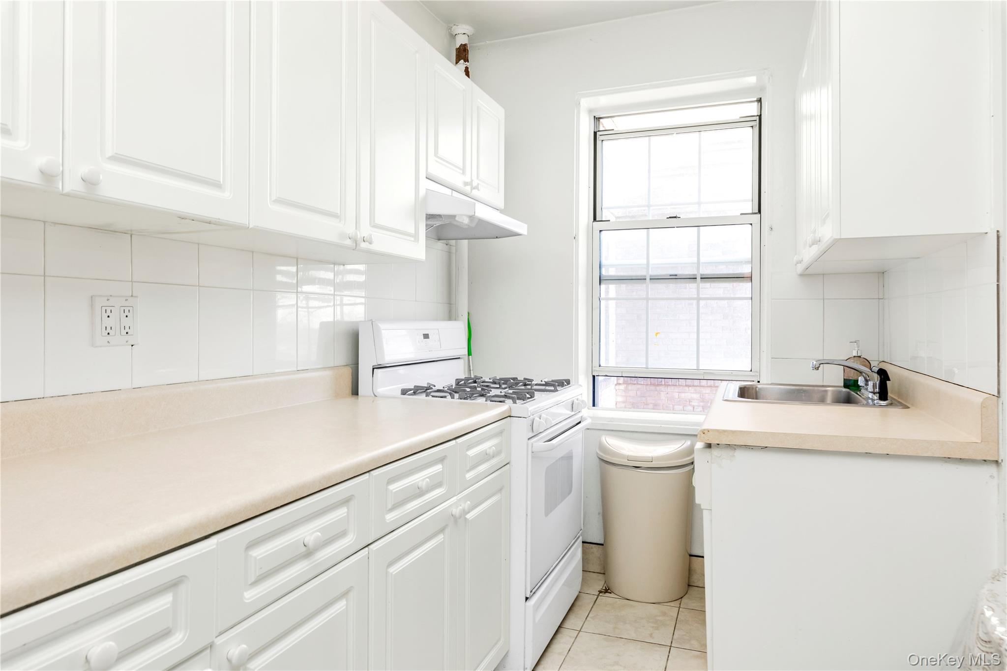 51-40 30th Avenue, Unit 5B photo 4