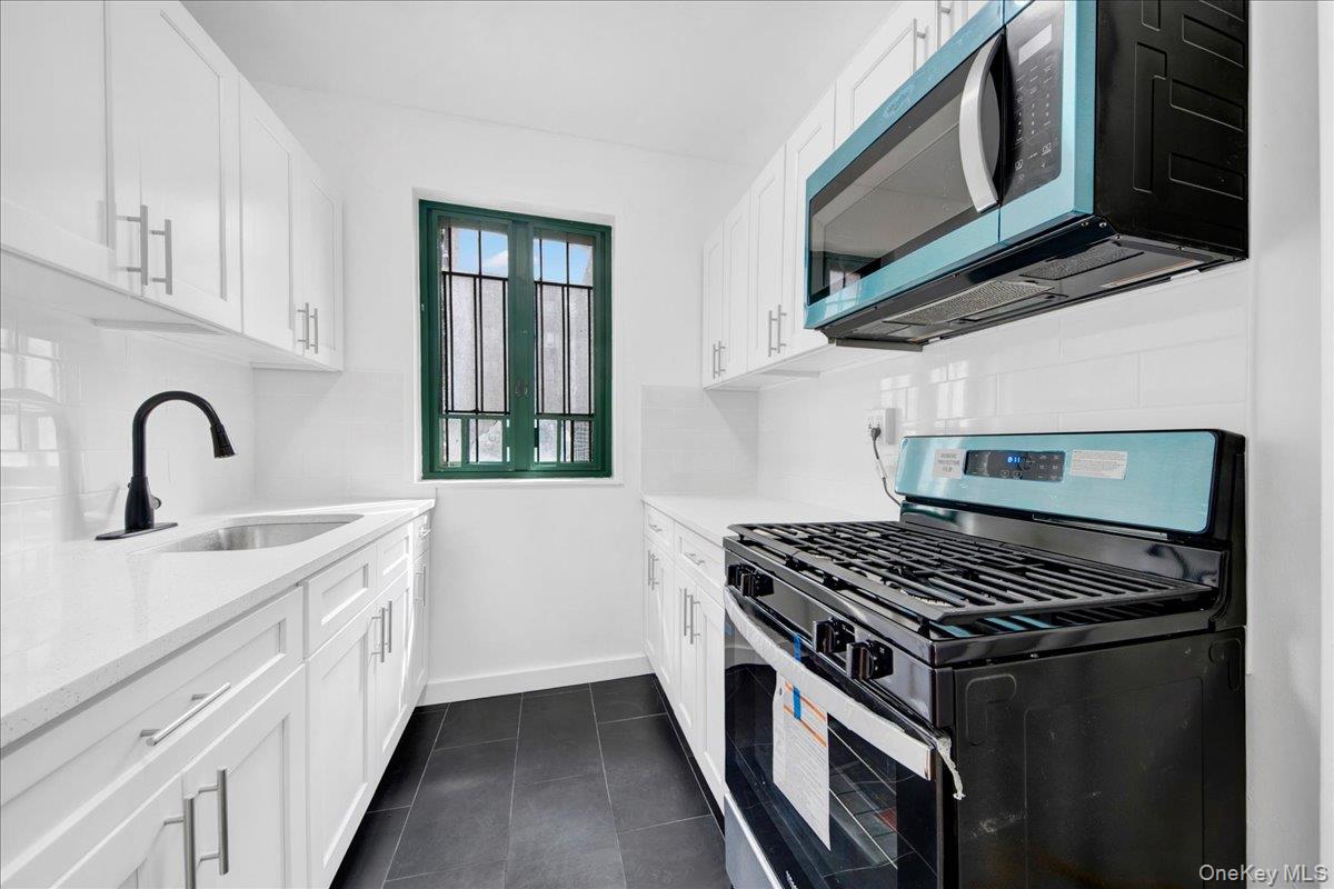 1569 Metropolitan Avenue, Unit 4g photo 3