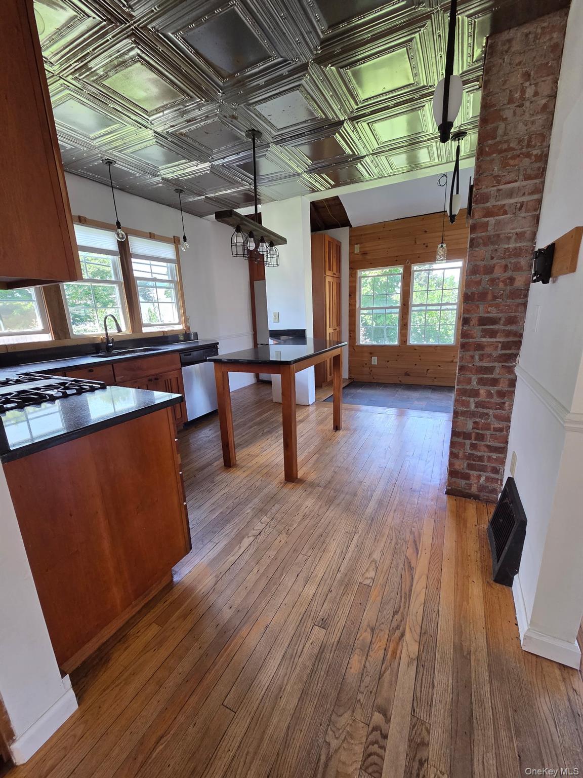 295 Lucas Avenue – For Sale photo 4