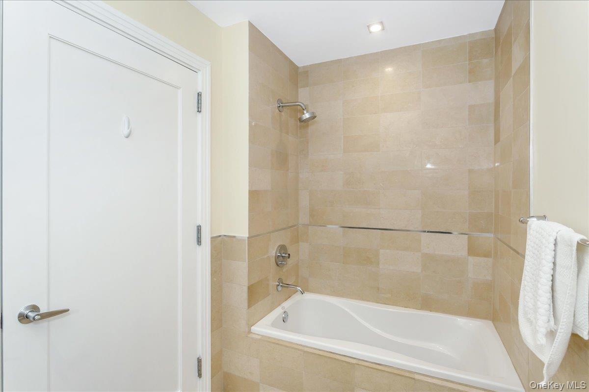 6405 Yellowstone Boulevard, Unit 207 photo 14
