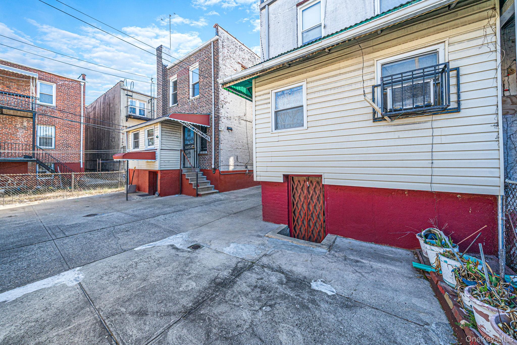 281 E 57th Street, Unit 1 photo 6