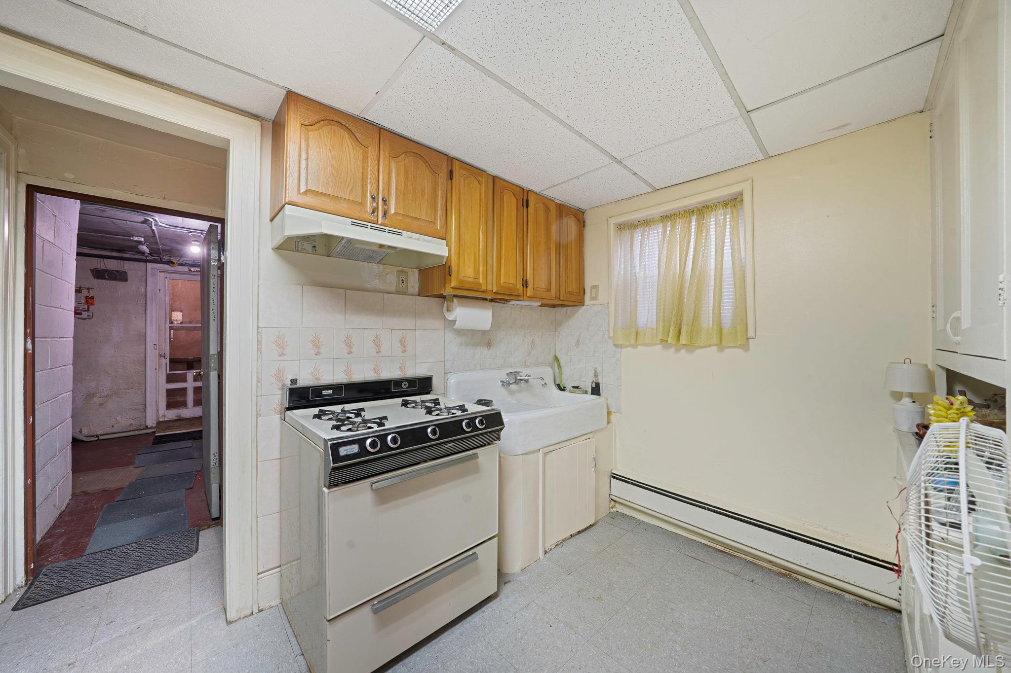 281 E 57th Street, Unit 1 photo 31