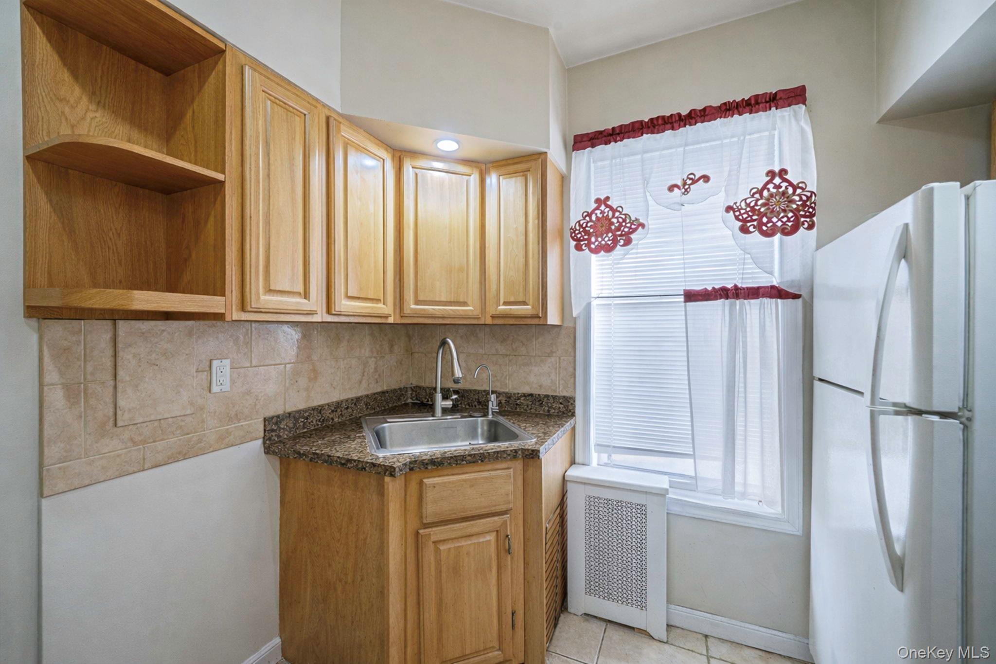 281 E 57th Street, Unit 1 photo 23
