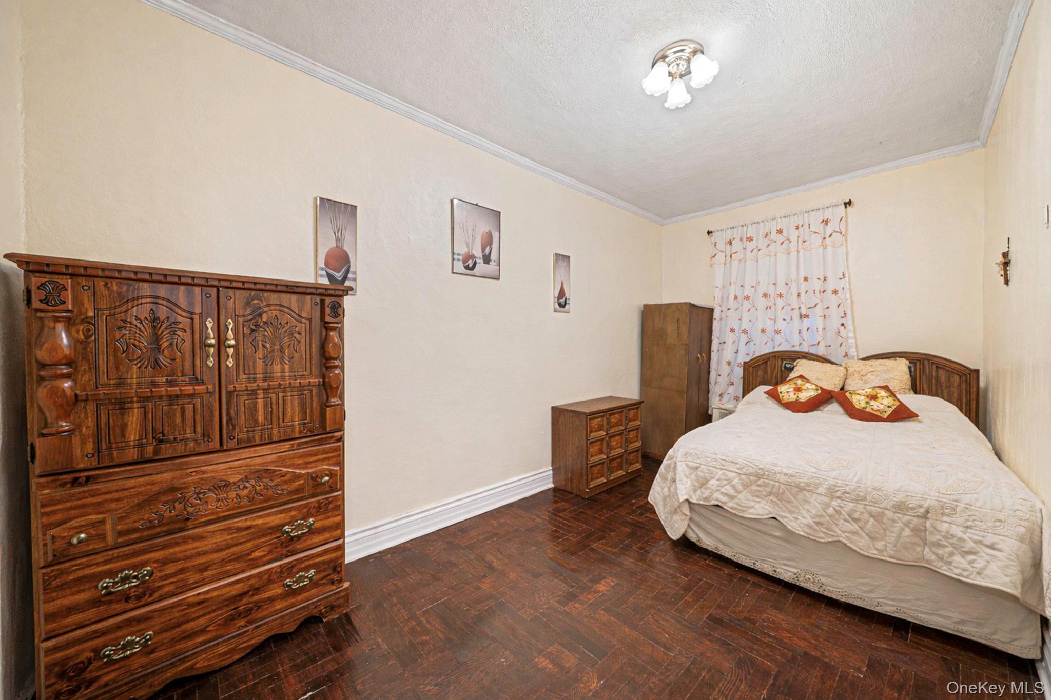 281 E 57th Street, Unit 1 photo 13