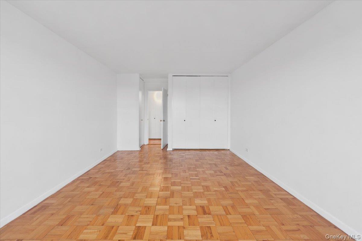 3935 Blackstone Avenue, Unit 10D photo 13