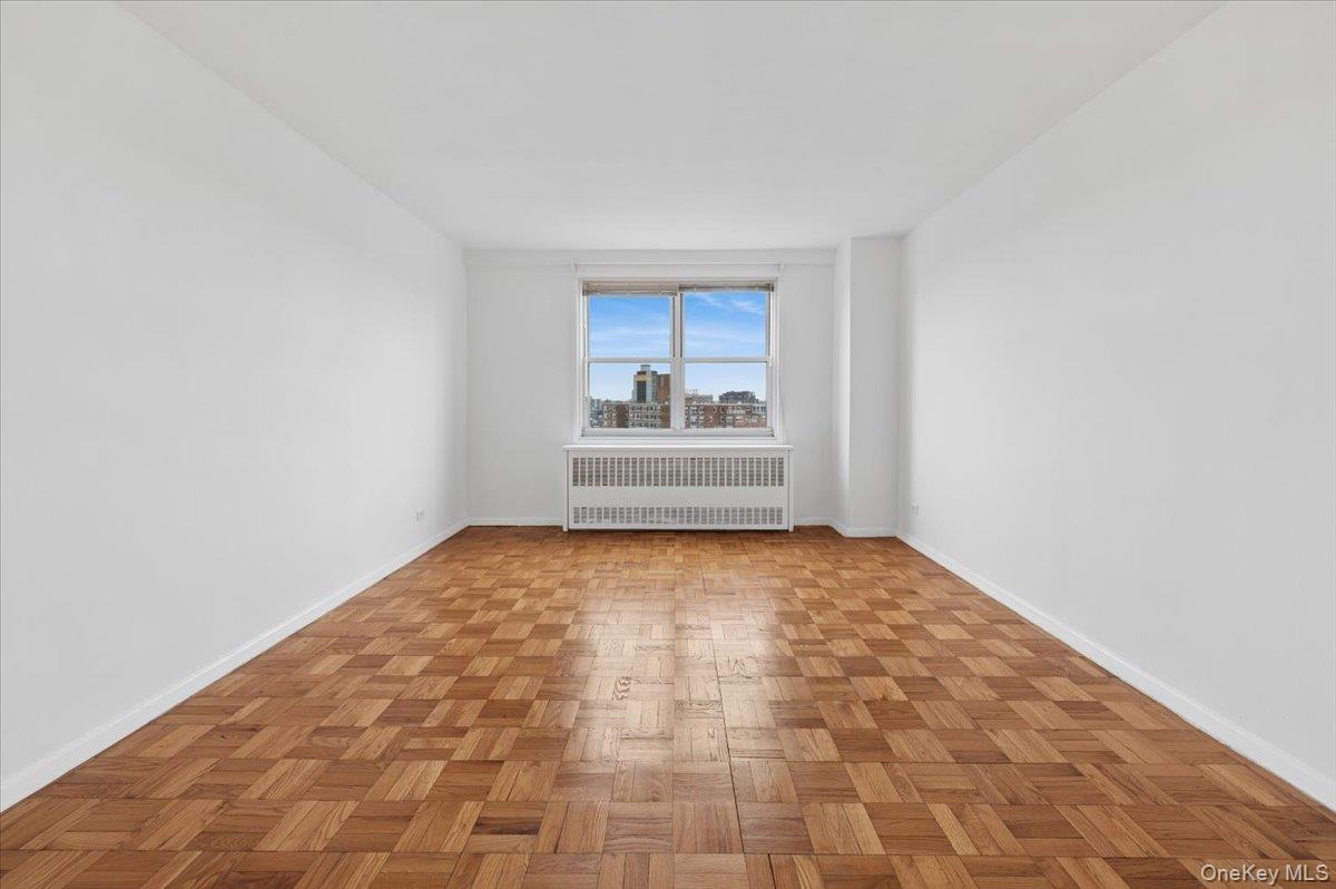 3935 Blackstone Avenue, Unit 10D photo 12
