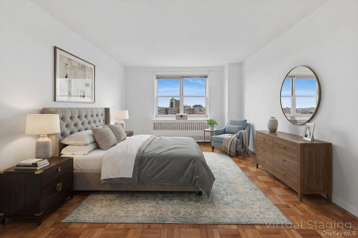 3935 Blackstone Avenue, Unit 10D photo 4