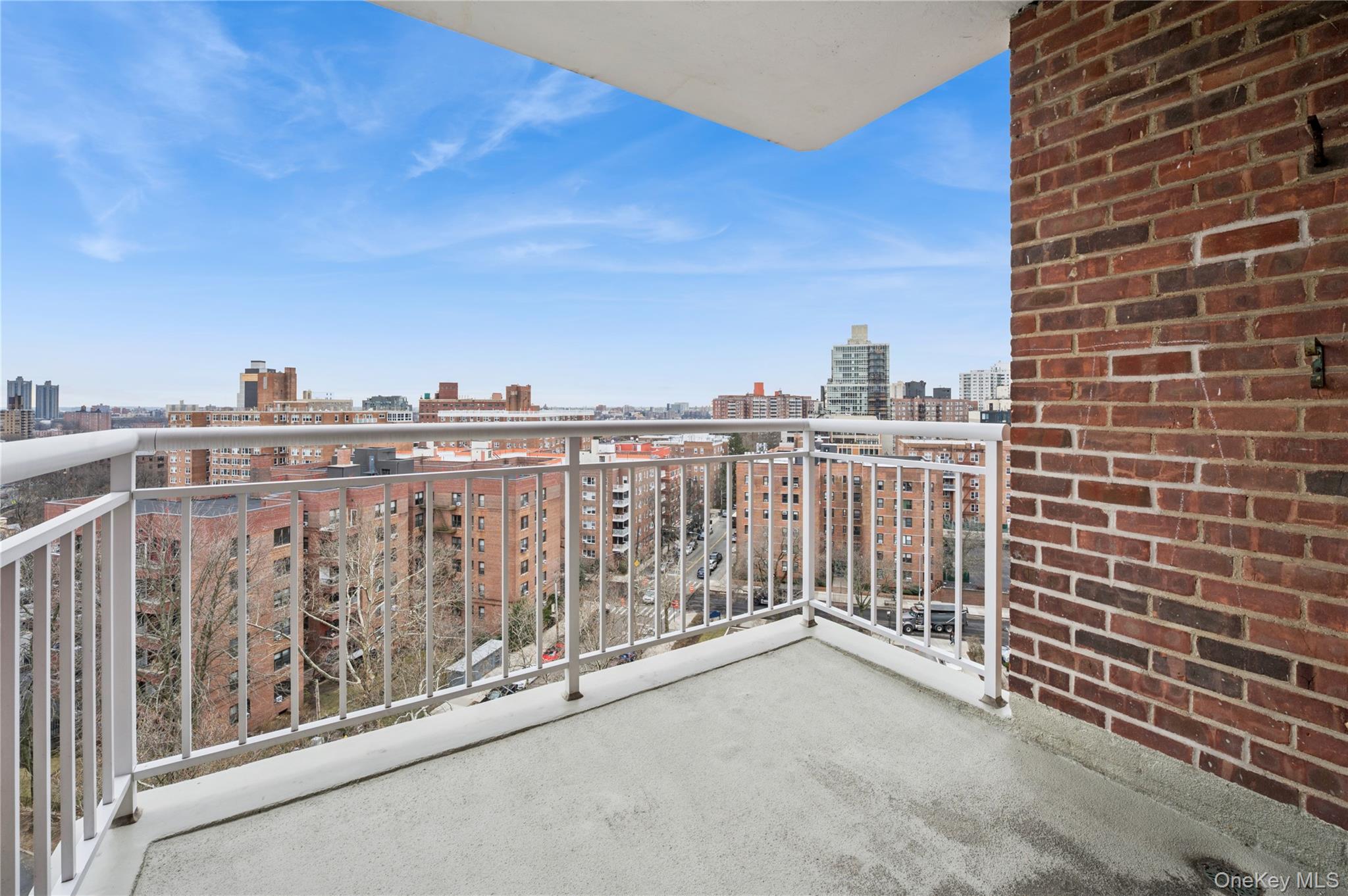 3935 Blackstone Avenue, Unit 10D photo 8