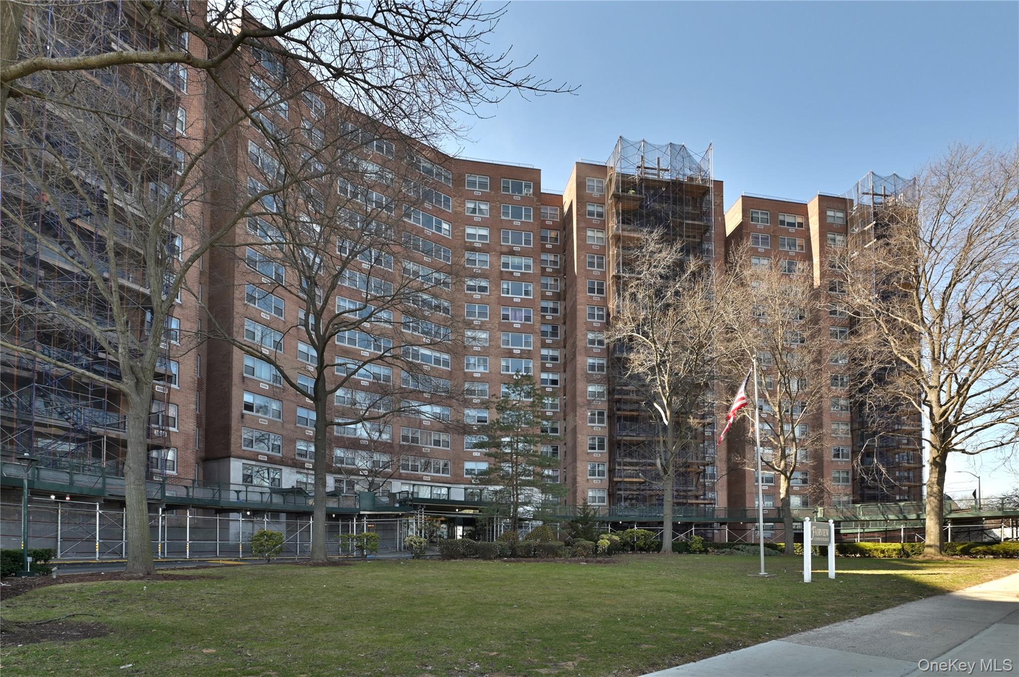 61-20 Grand Central Parkway, Unit A1204 photo 12