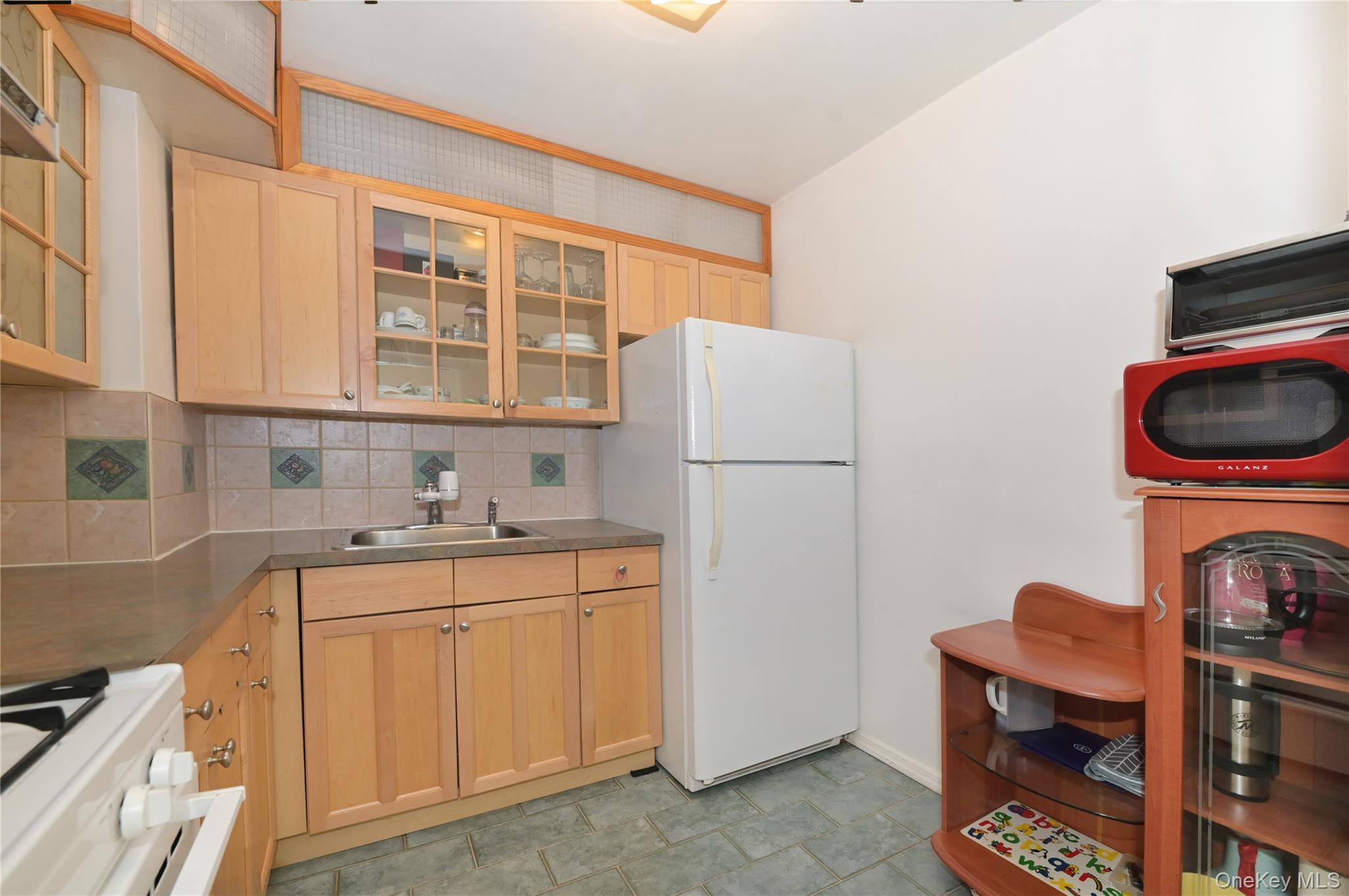 61-20 Grand Central Parkway, Unit A1204 photo 7