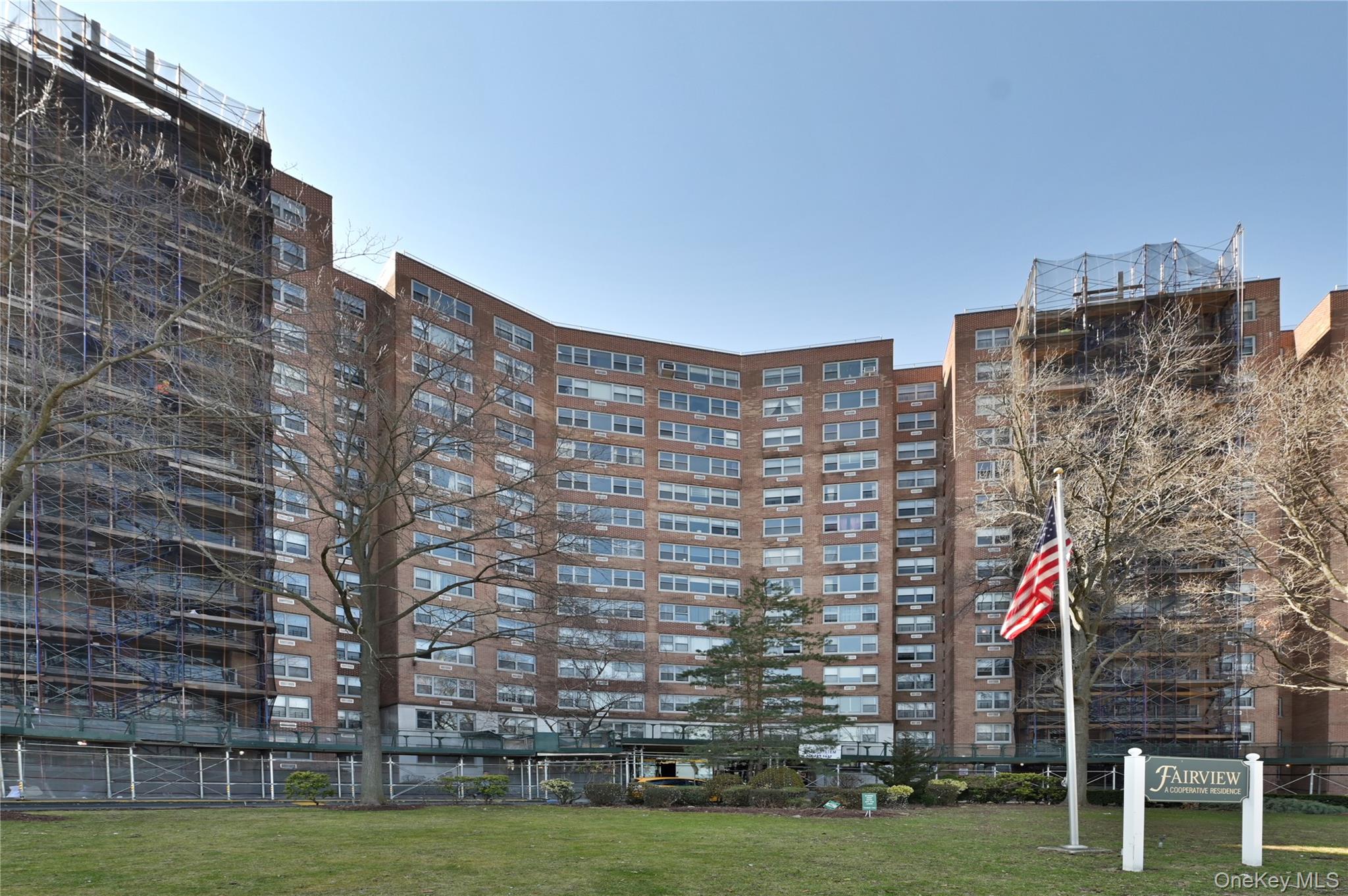 61-20 Grand Central Parkway, Unit A1204 photo 3