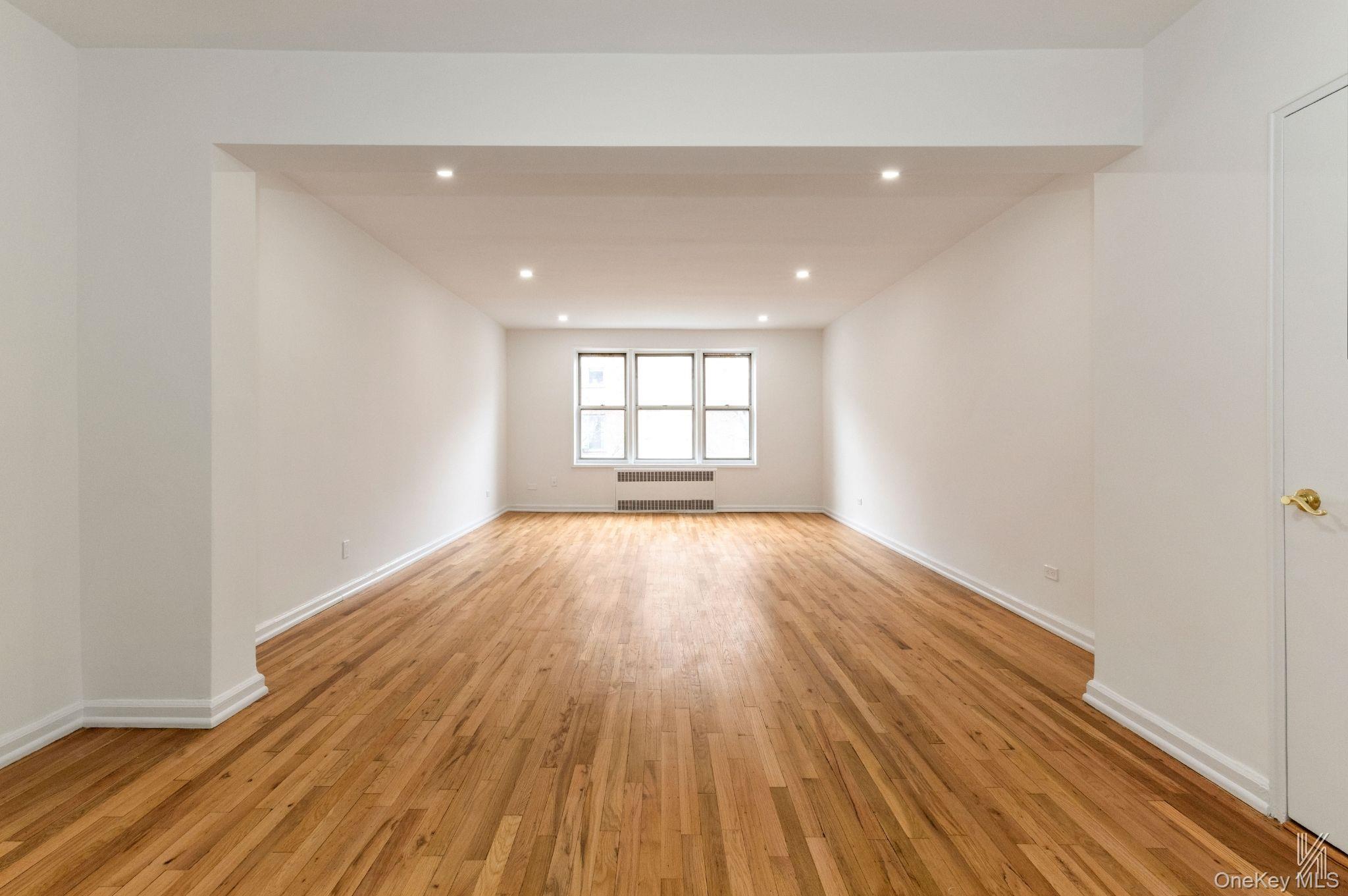 79-10 34th Avenue, Unit 4U photo 3