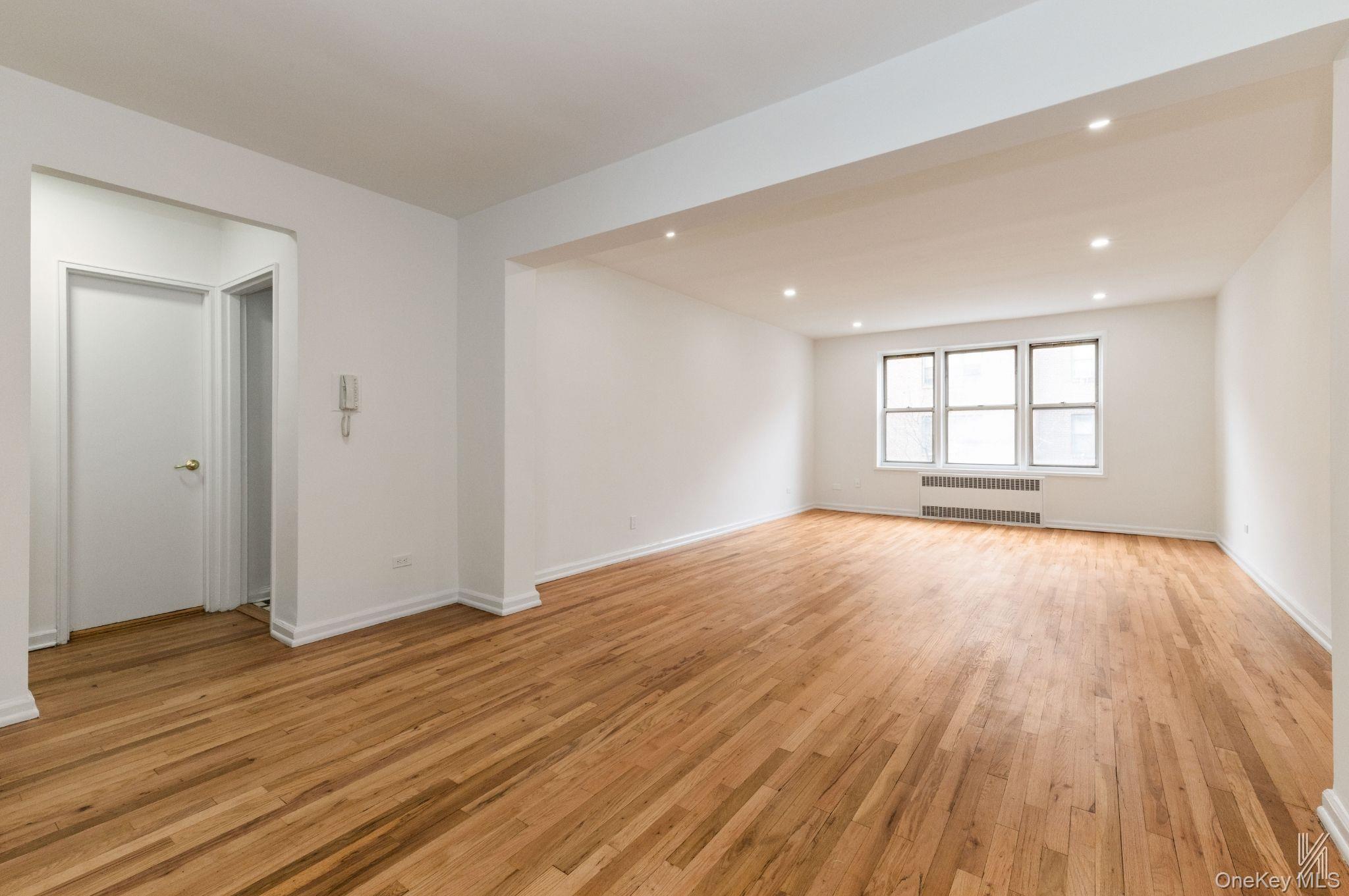 79-10 34th Avenue, Unit 4U photo 6