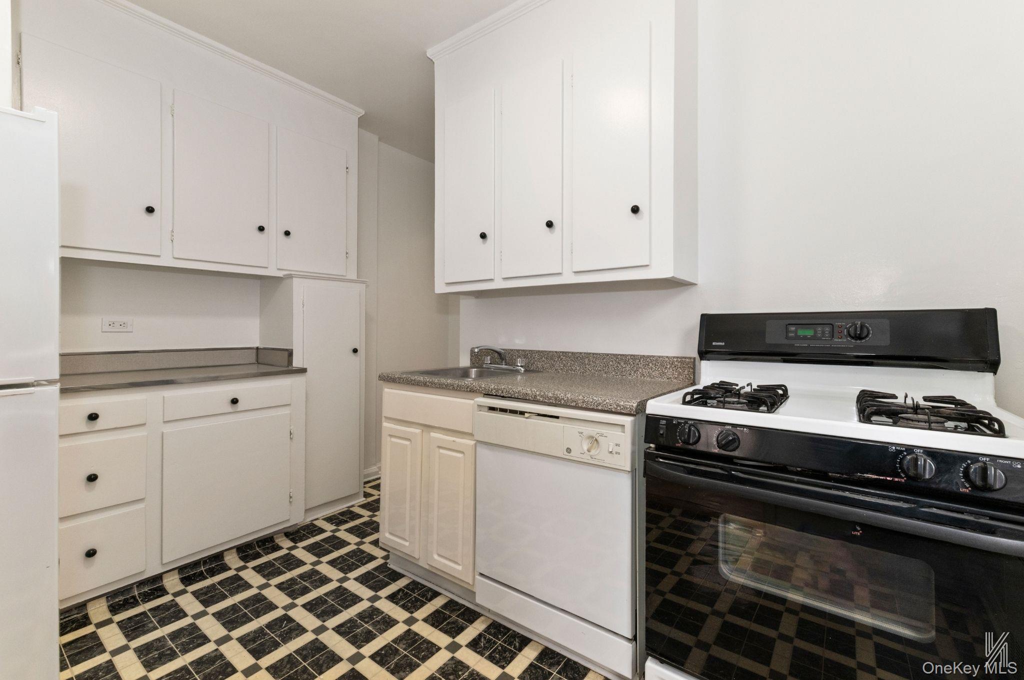 79-10 34th Avenue, Unit 4U photo 16