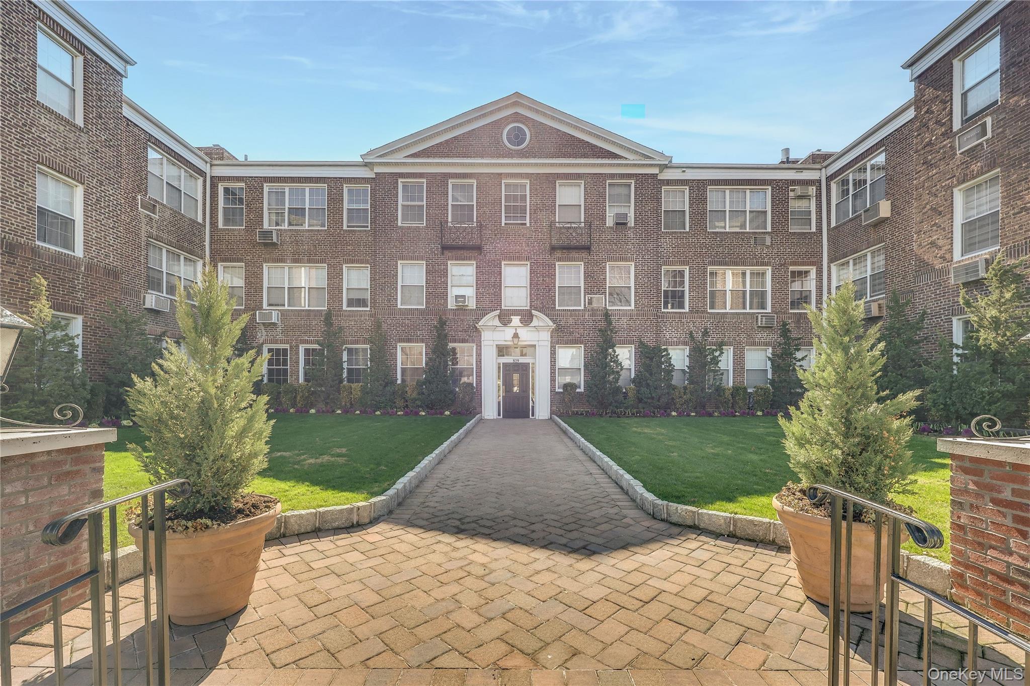819 Broadway, Unit 1-G photo 2