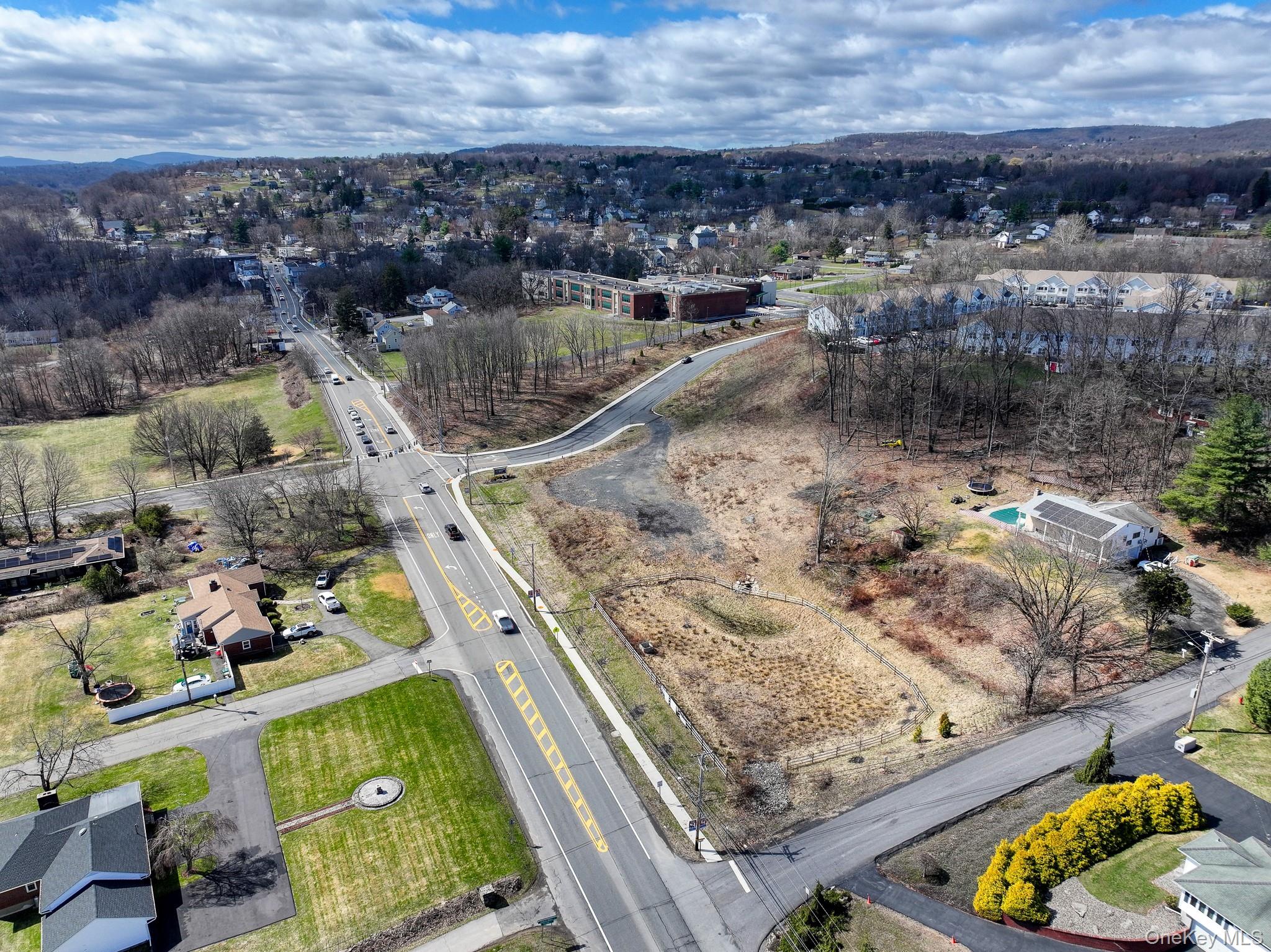 Route 9W – For Sale