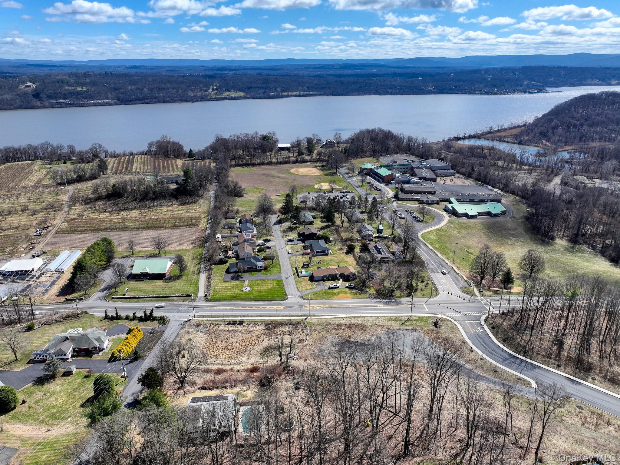 Route 9W – For Sale photo 3