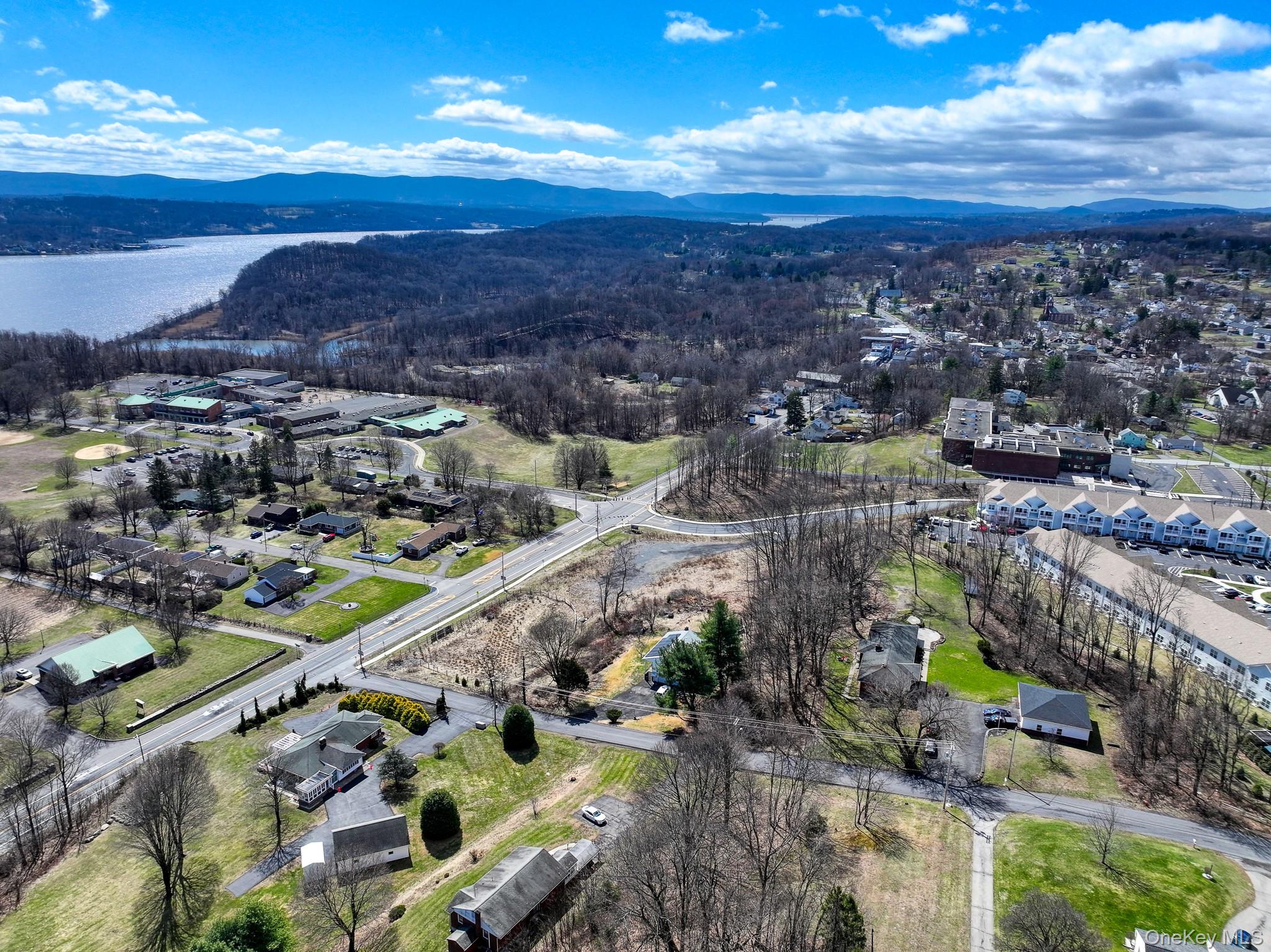 Route 9W – For Sale photo 2