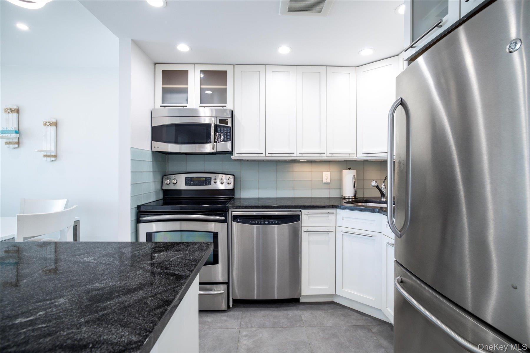 450 W Broadway, Unit 3F photo 8