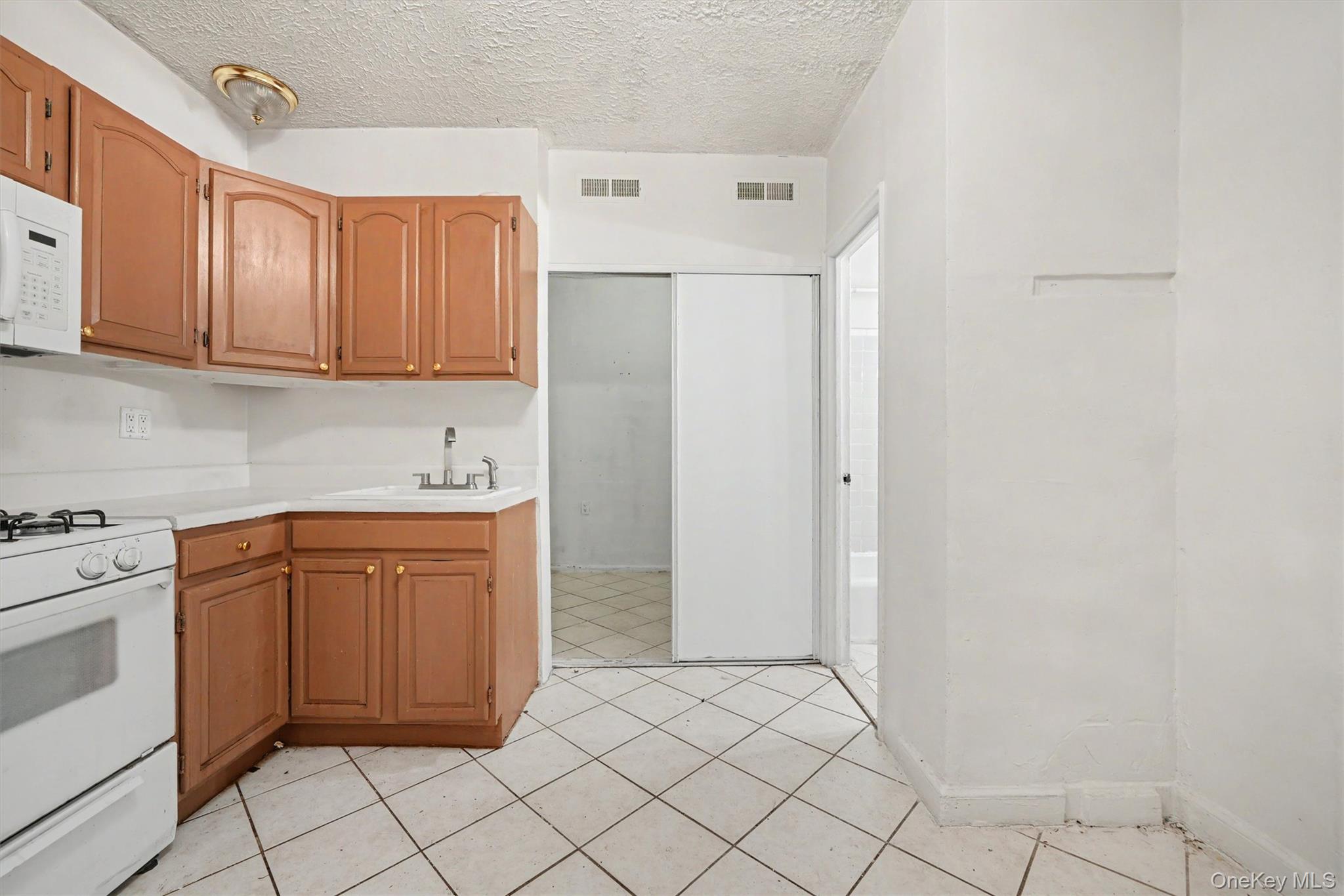 2190 Boston Road, Unit 6B photo 14