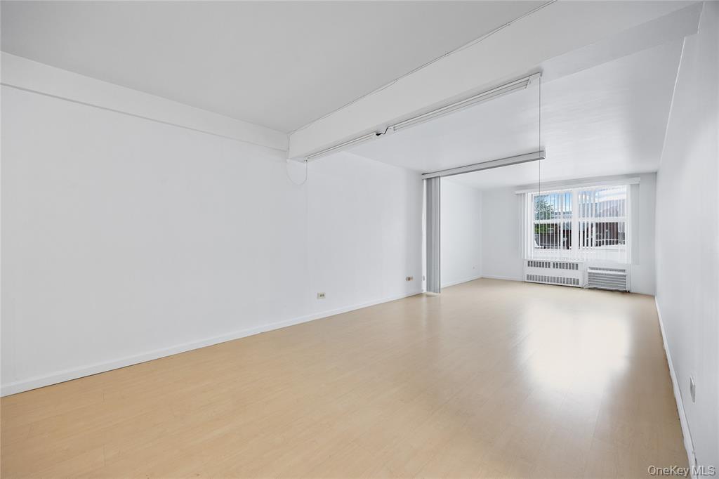 142-05 Roosevelt Avenue, Unit 331 photo 4
