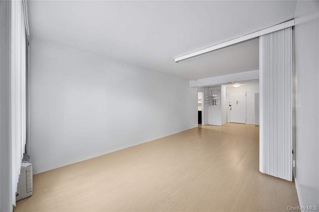 142-05 Roosevelt Avenue, Unit 331 photo 6