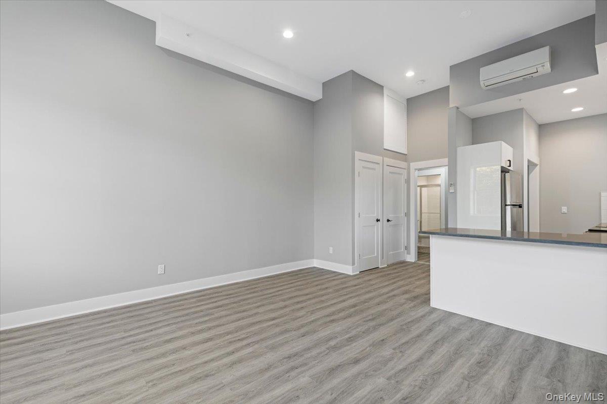 47 Beekman Avenue, Unit 33 photo 4