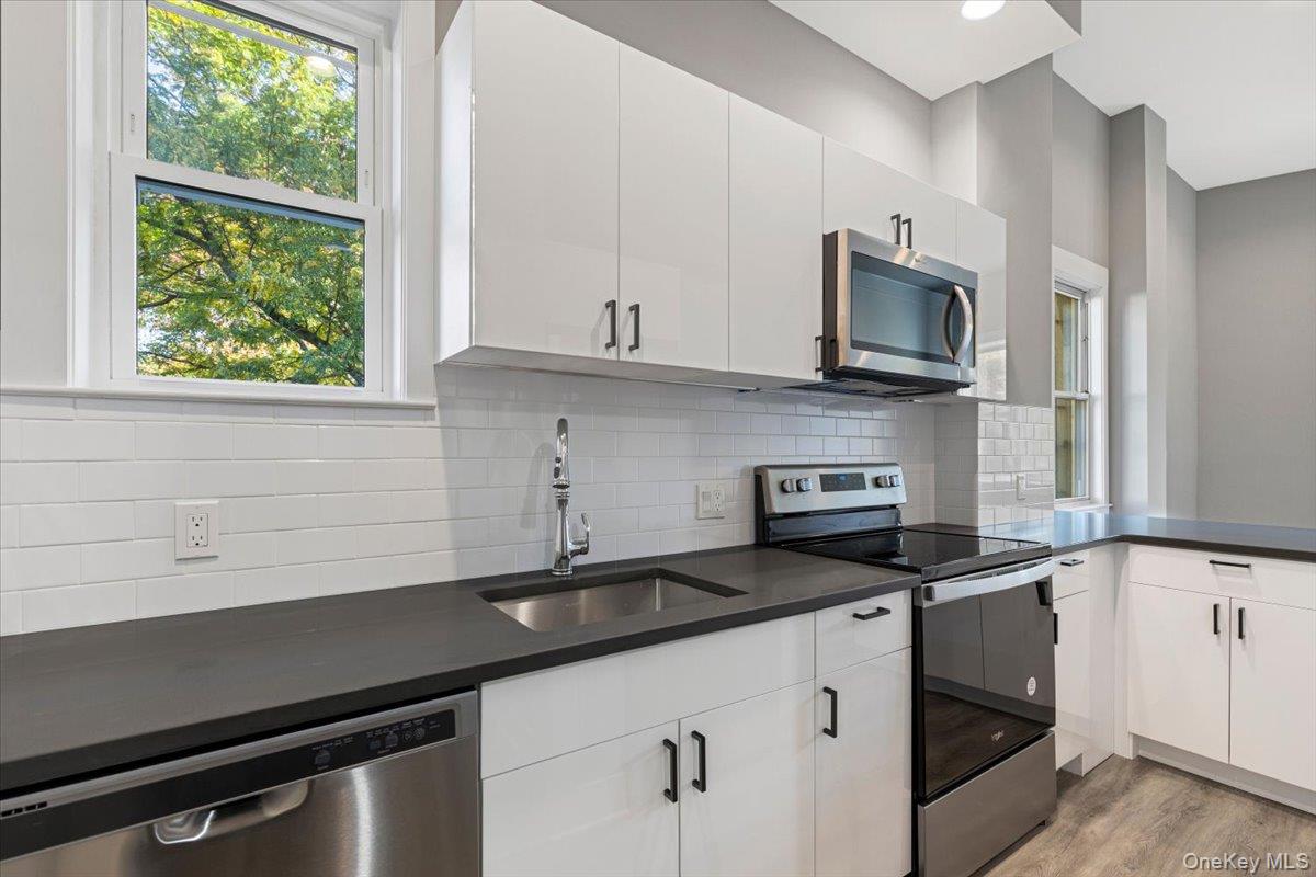 47 Beekman Avenue, Unit 33 photo 2