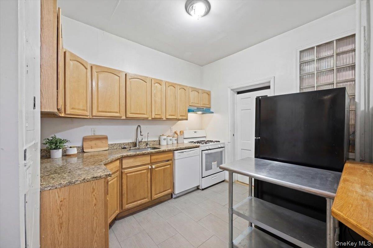 94 Elliott Avenue – For Sale photo 12