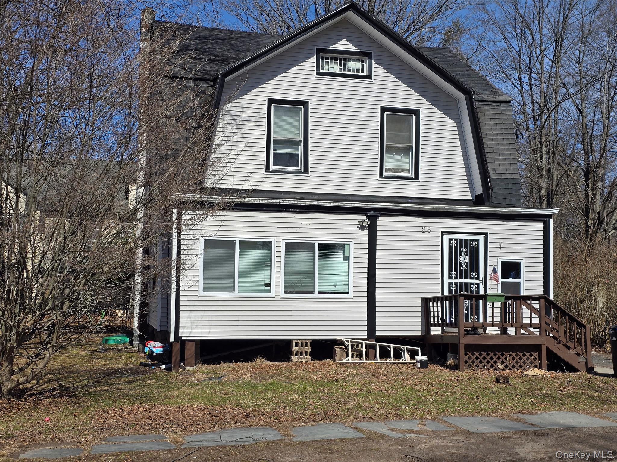 28 Lake Street – For Sale photo 2