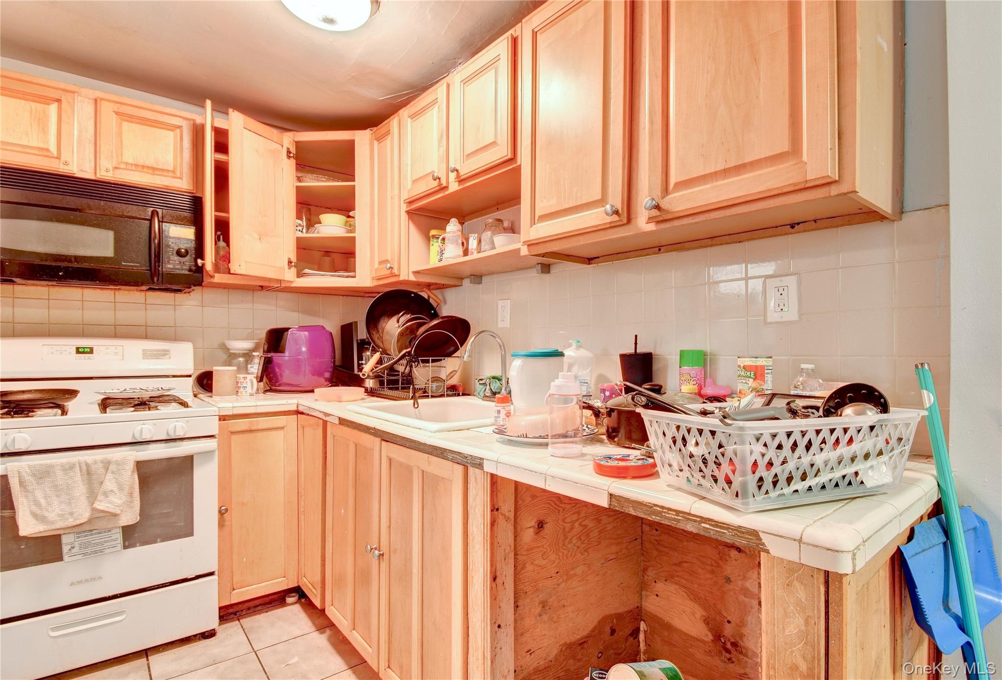 114 W Parmenter Street – For Sale photo 6