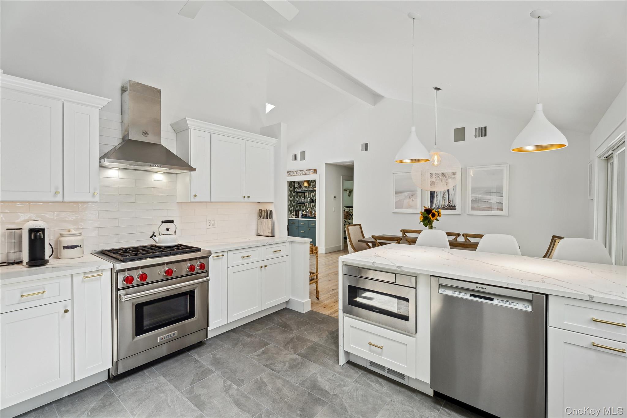 42 Oak Street – For Rent photo 3