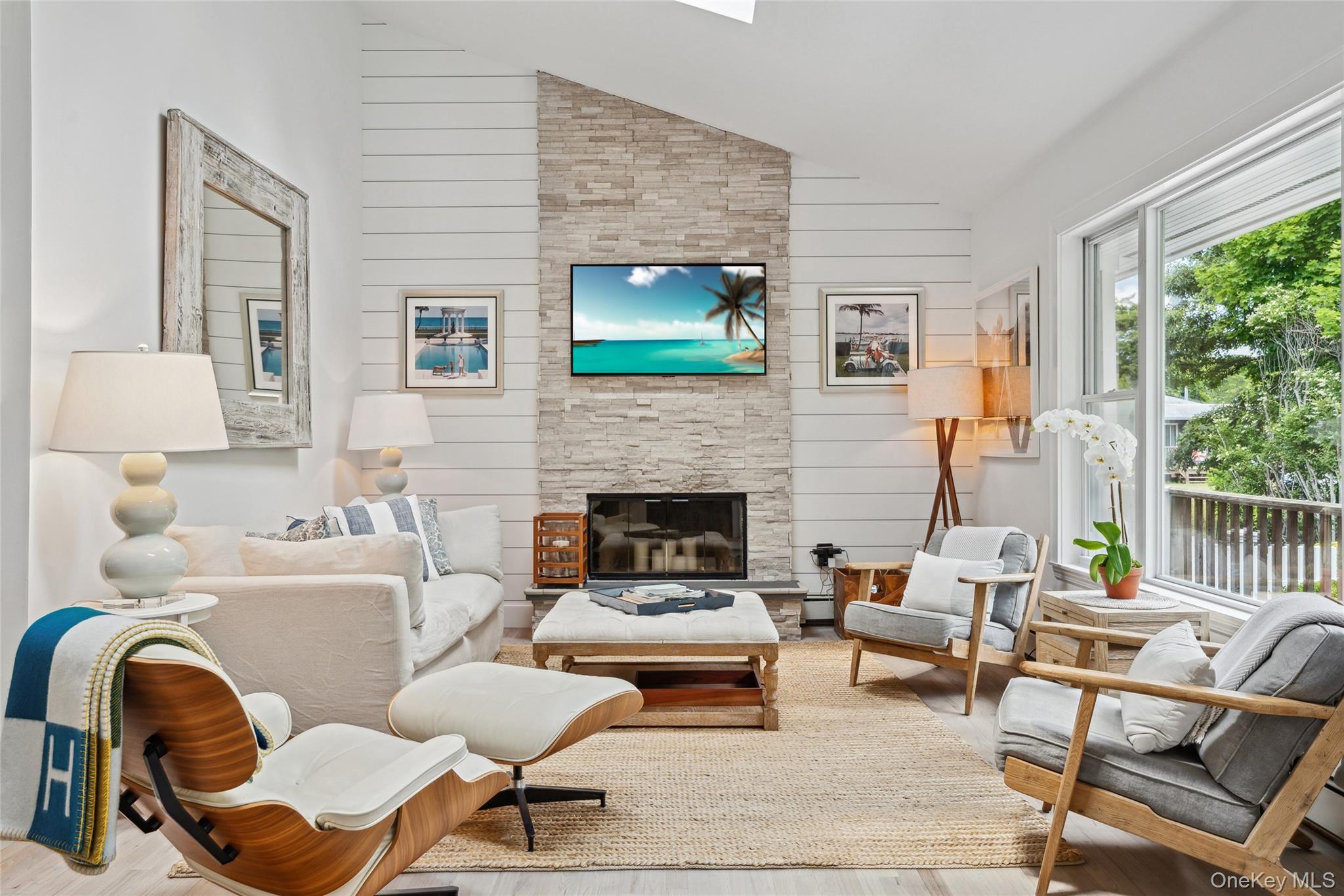 42 Oak Street – For Rent