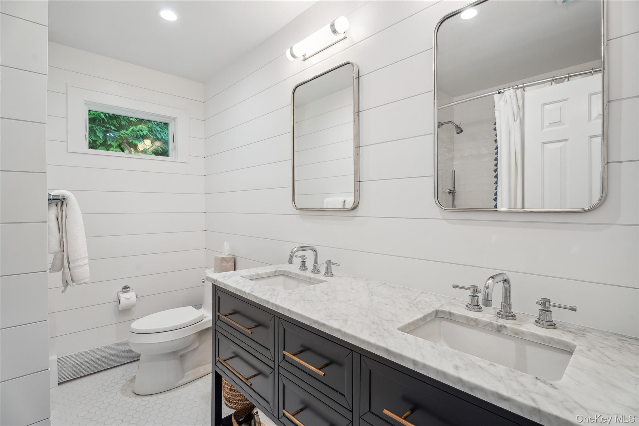 42 Oak Street – For Rent photo 13