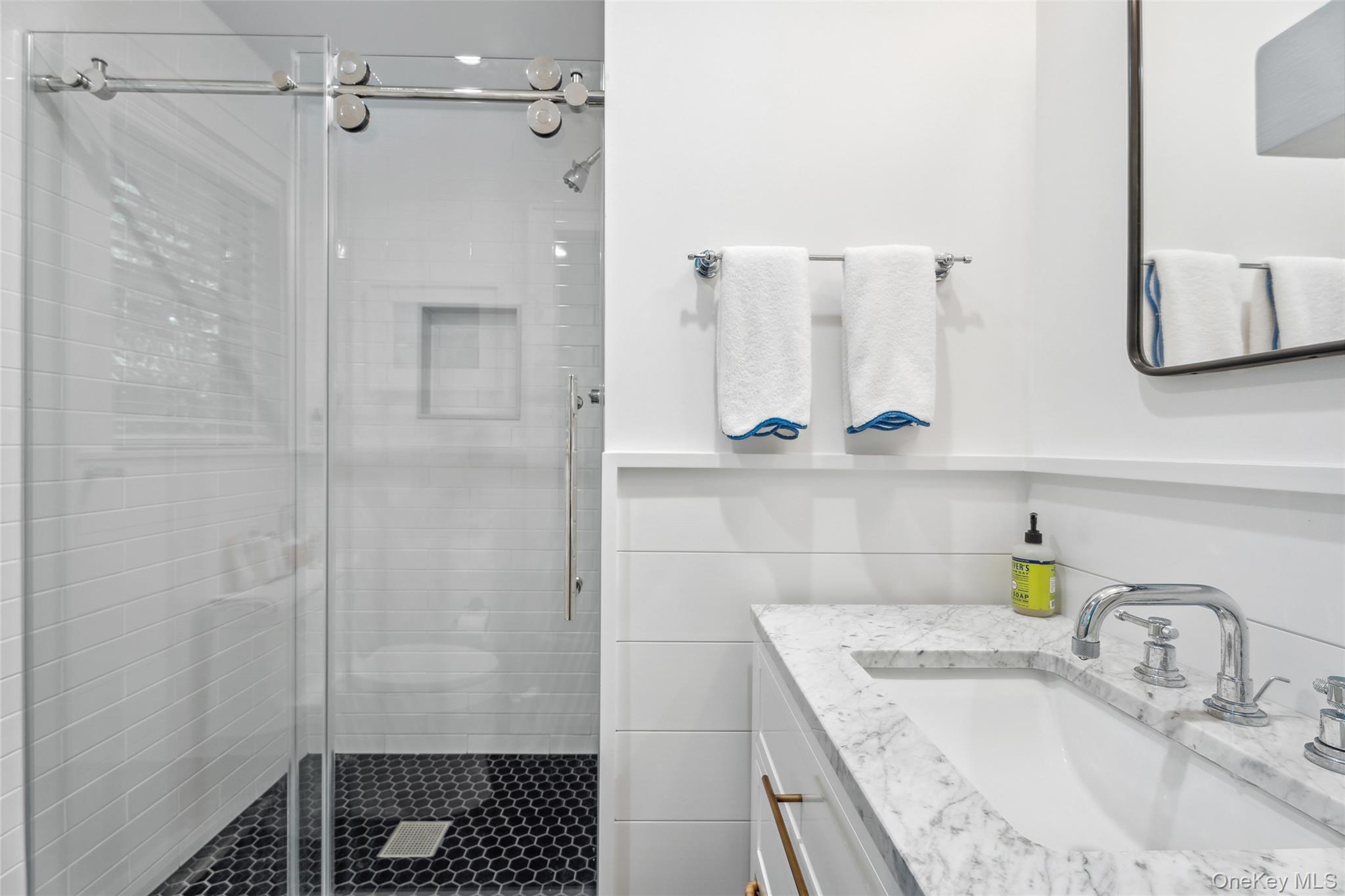 42 Oak Street – For Rent photo 12