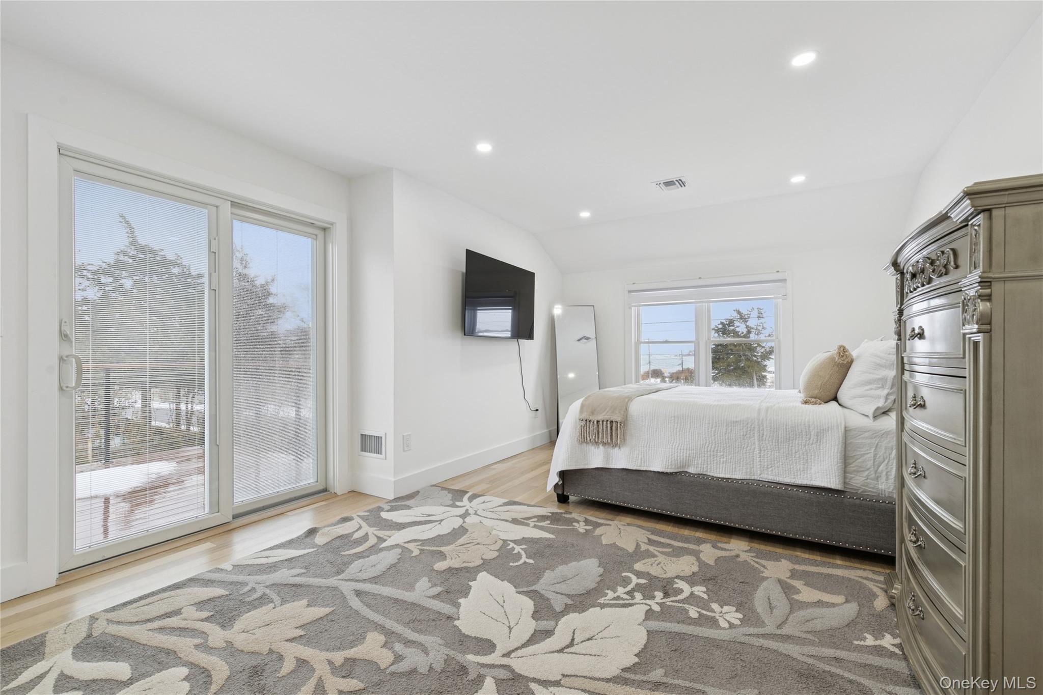 10 Sagamore Road – For Rent photo 37