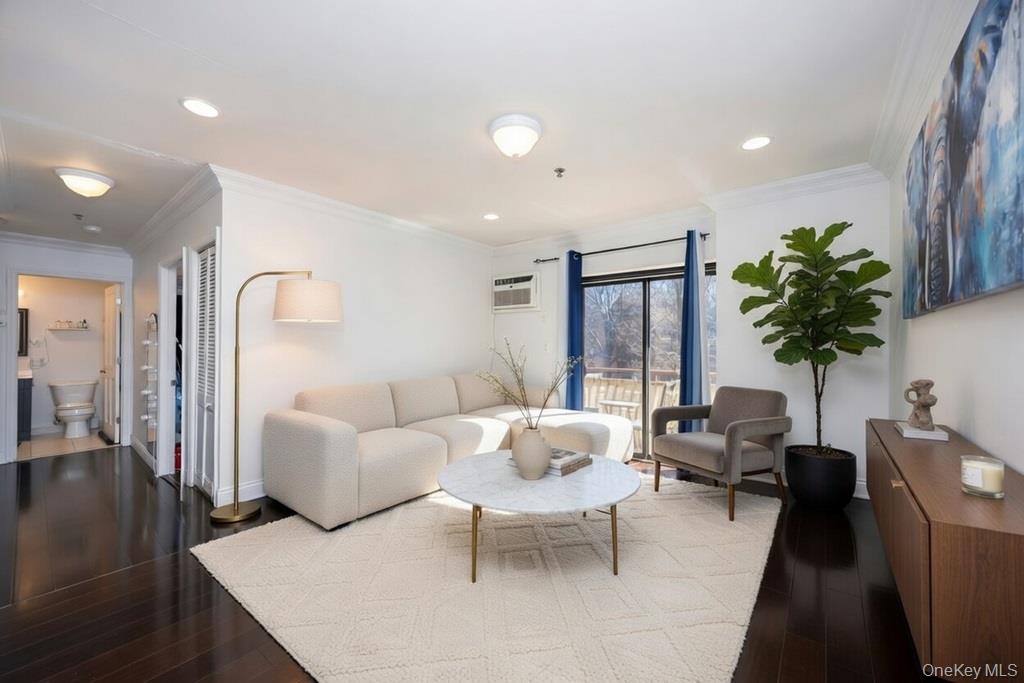 141-16 84th Drive, Unit 4B photo 2