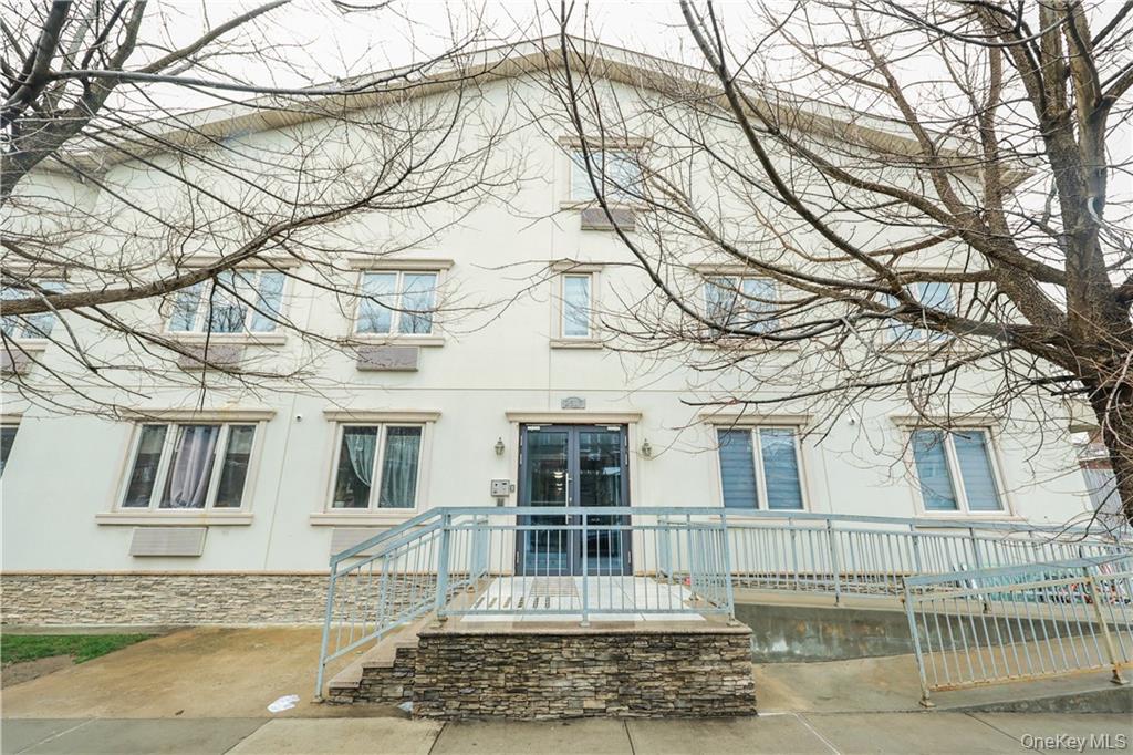 2517 Voorhies Avenue, Unit 1C photo 2