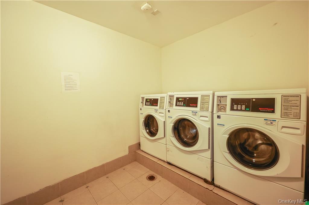 2517 Voorhies Avenue, Unit 1C photo 20