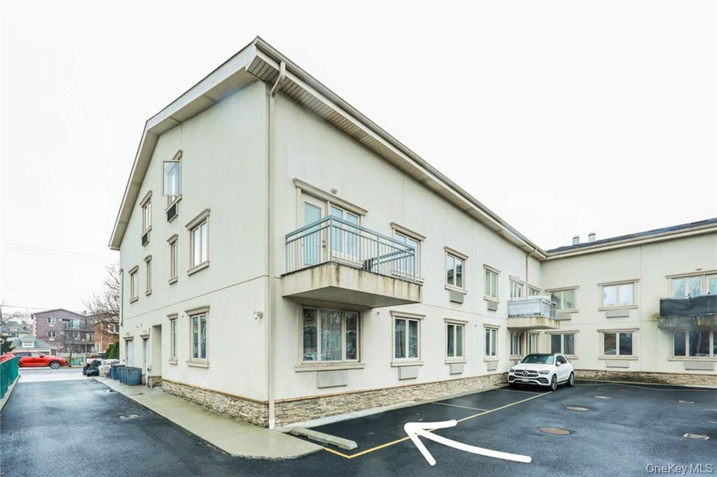 2517 Voorhies Avenue, Unit 1C photo 3
