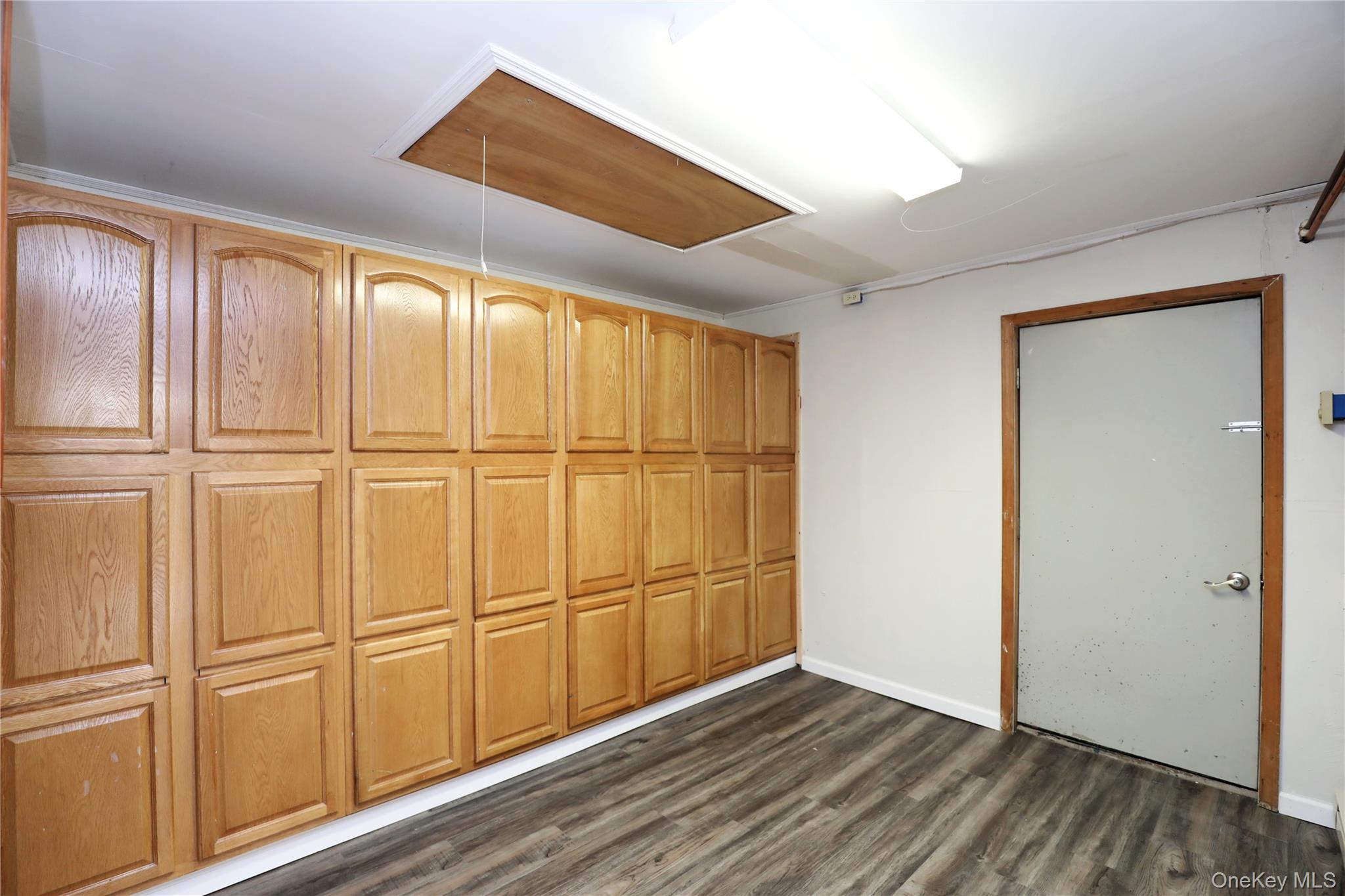 14311 9W – For Rent photo 8