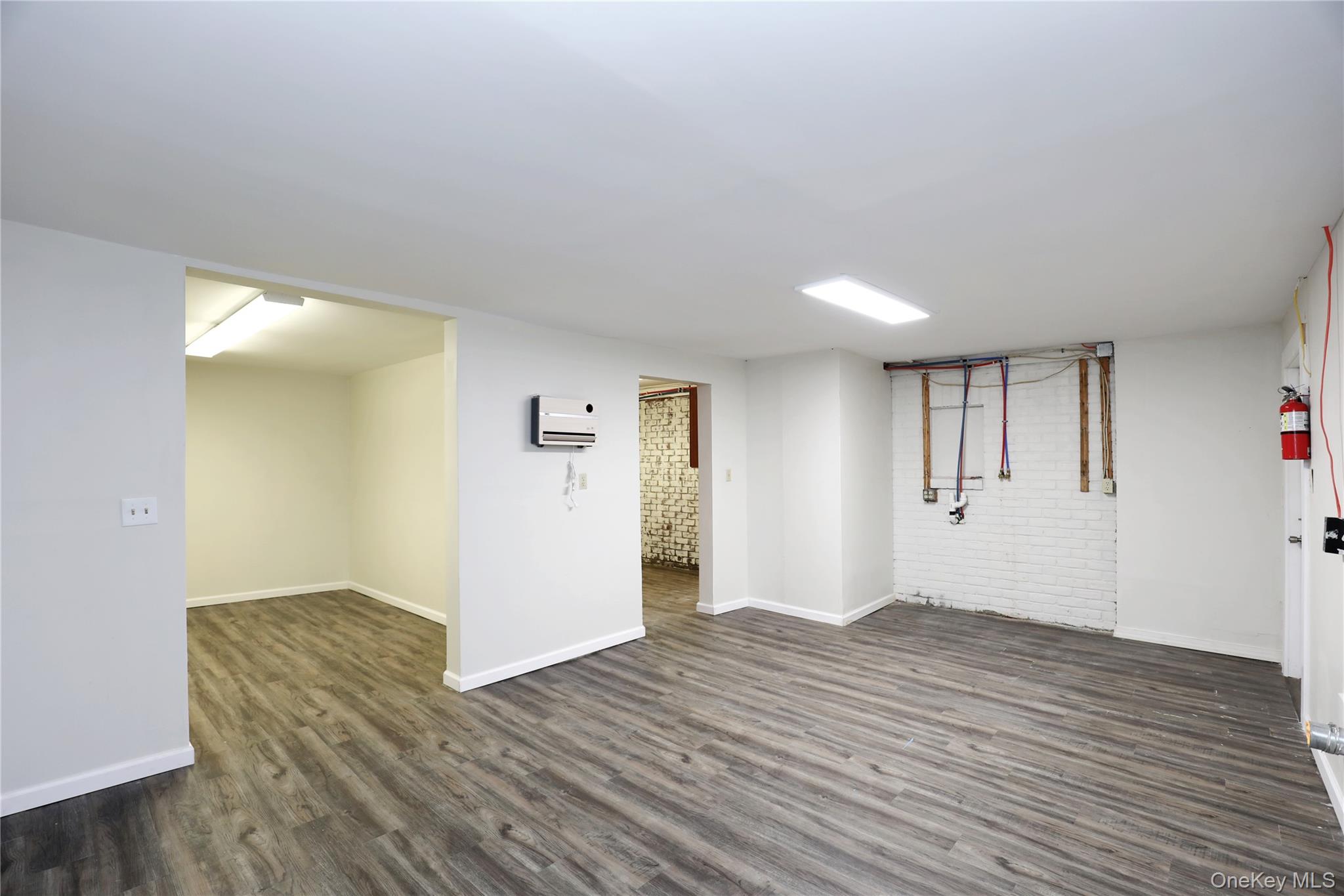 14311 9W – For Rent photo 10