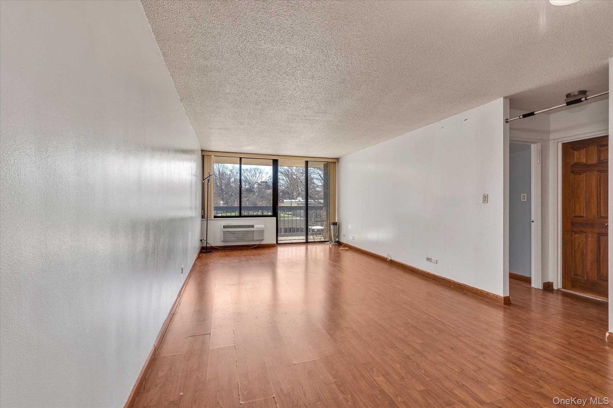15038 Union Turnpike, Unit 2H photo 4