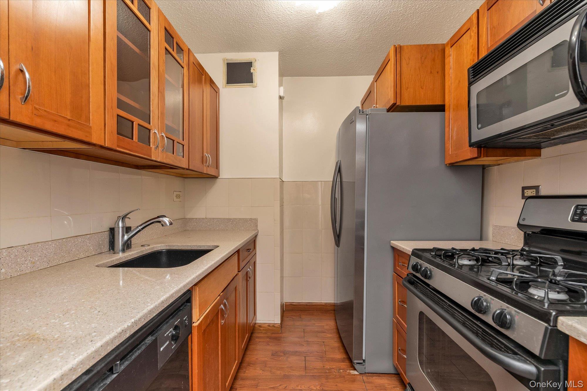 15038 Union Turnpike, Unit 2H photo 7