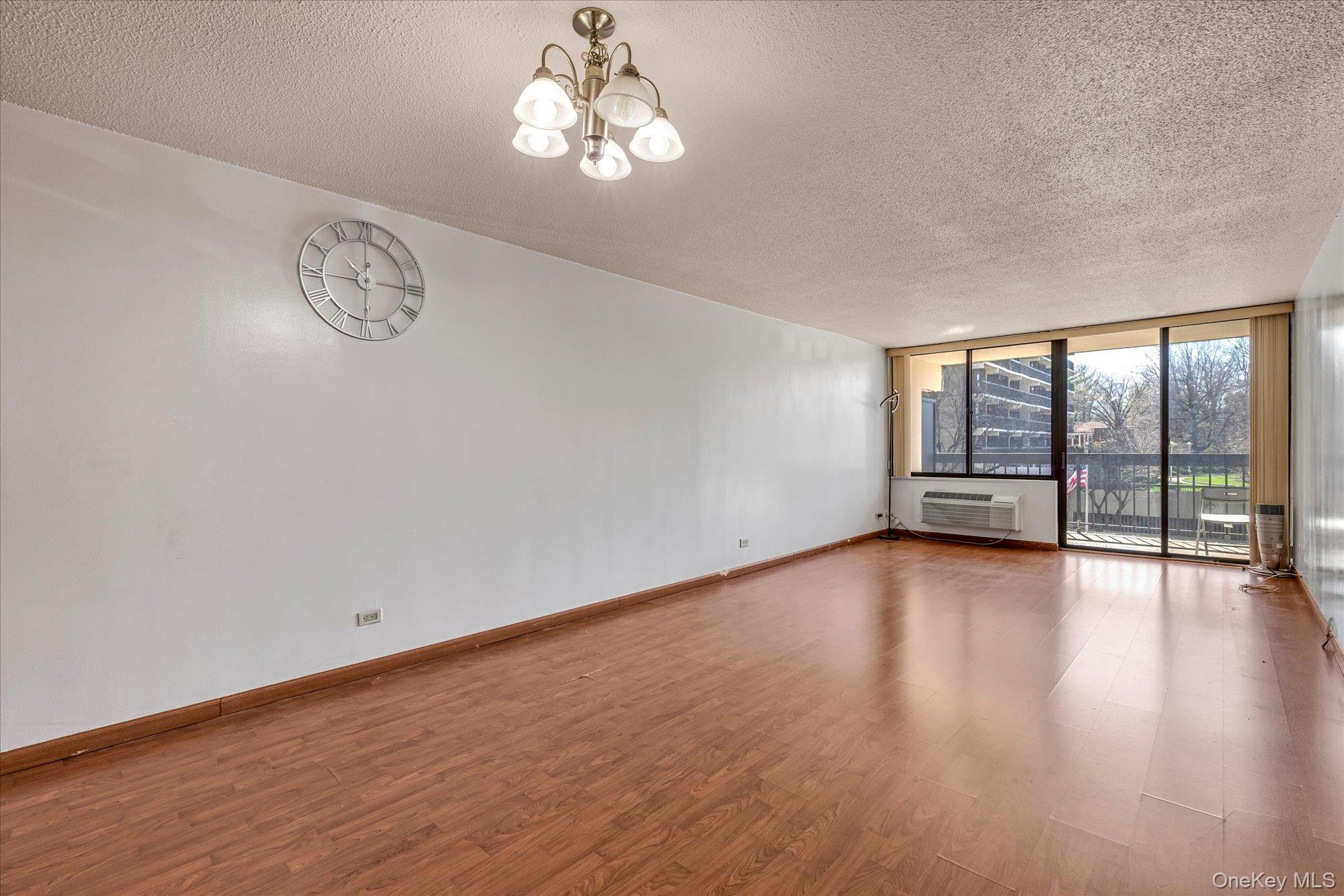 15038 Union Turnpike, Unit 2H photo 3